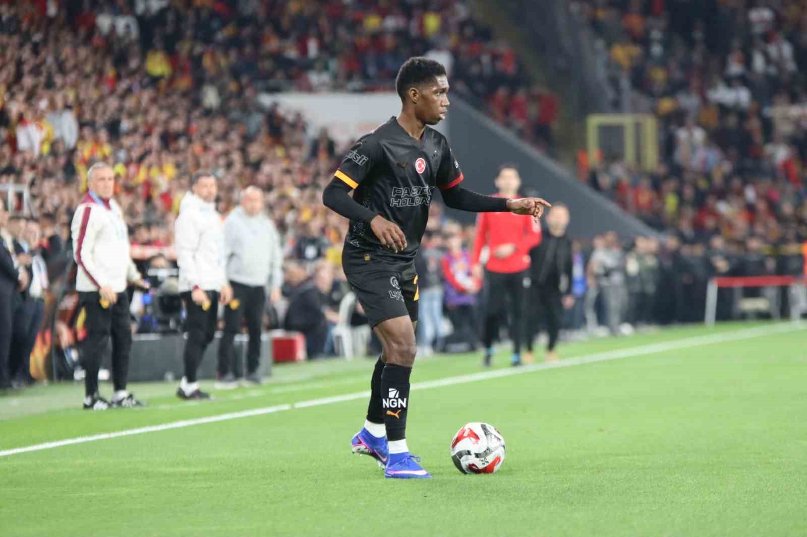 trendyol super lig goztepe 0 galatasaray 2 ilk yari 9 v2UuqNz9