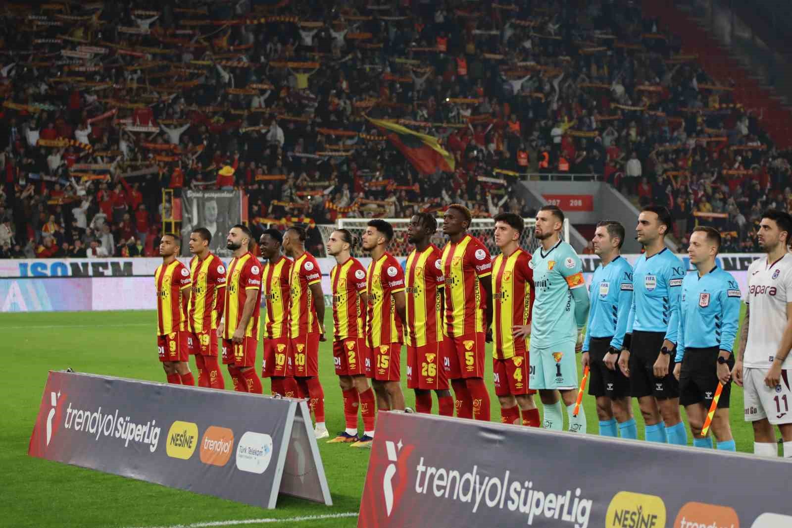 trendyol super lig goztepe 0 trabzonspor 0 mac devam ediyor 3 JtAuaac5
