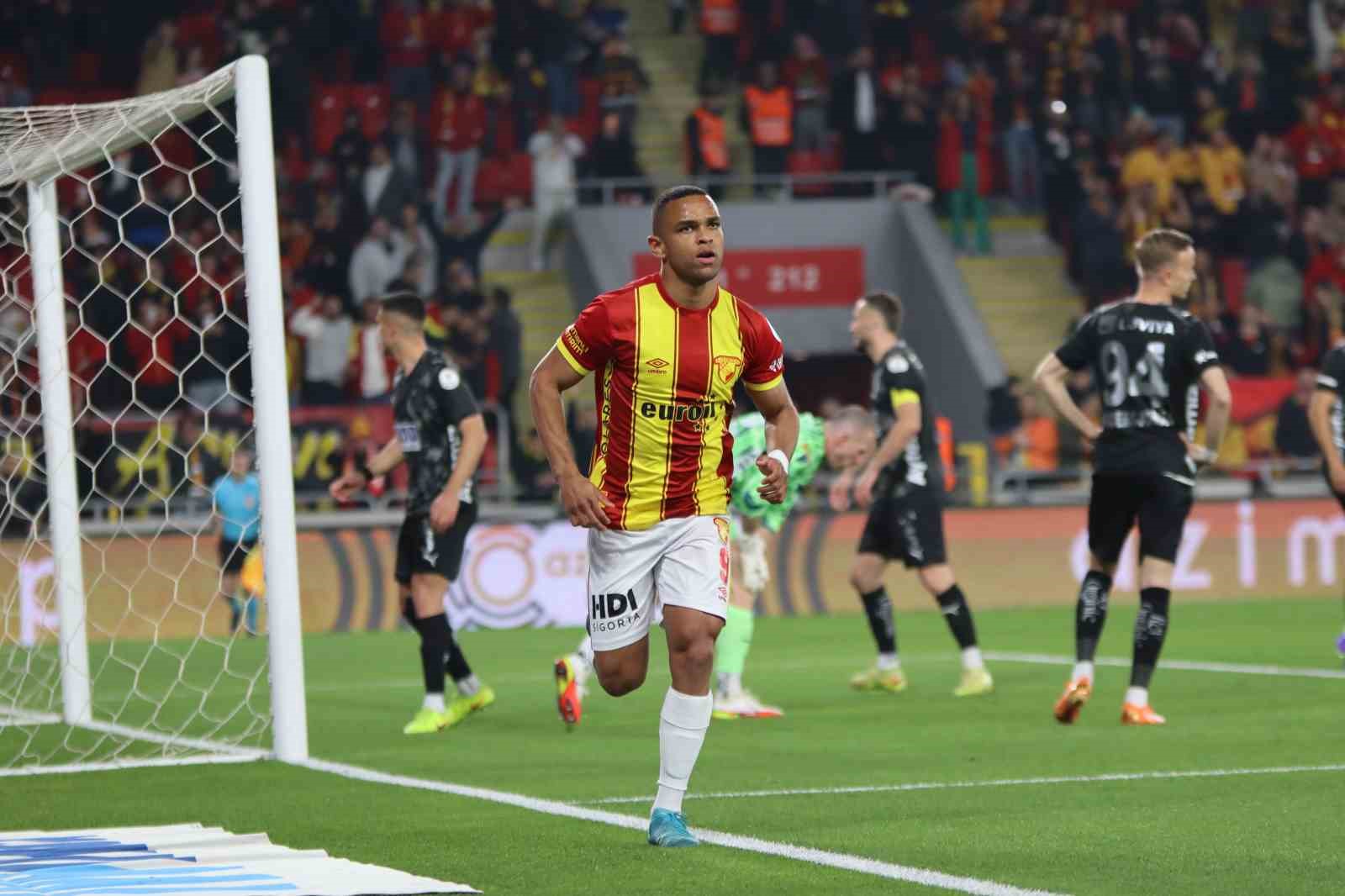 Trendyol Süper Lig: Göztepe: 1 - Alanyaspor: 1 (İlk yarı) 18 trendyol super lig goztepe 1 alanyaspor 1 ilk yari 14 dd2ROKKj