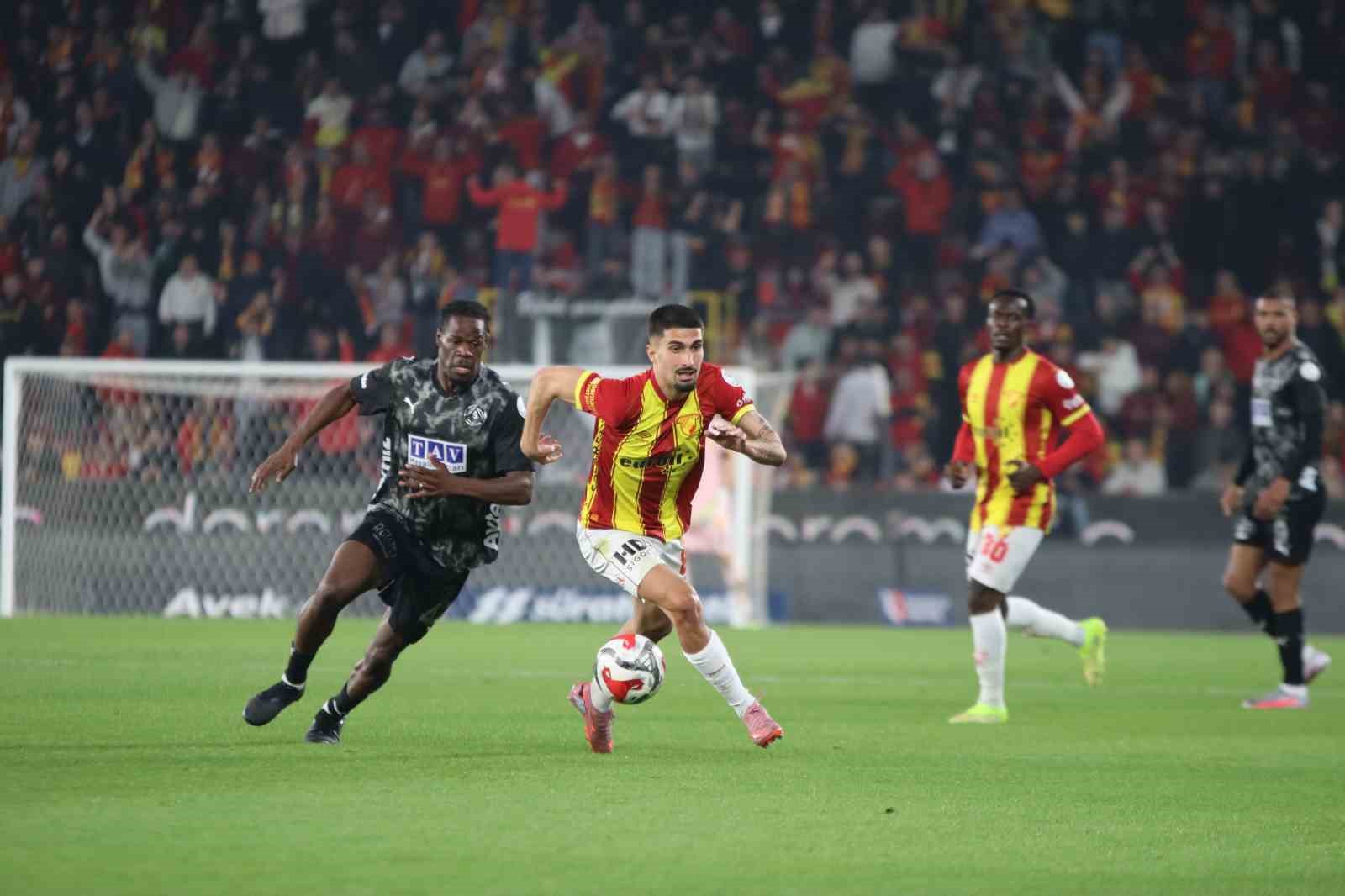 Trendyol Süper Lig: Göztepe: 1 - Alanyaspor: 1 (İlk yarı) 22 trendyol super lig goztepe 1 alanyaspor 1 ilk yari 18 qbDObm9J
