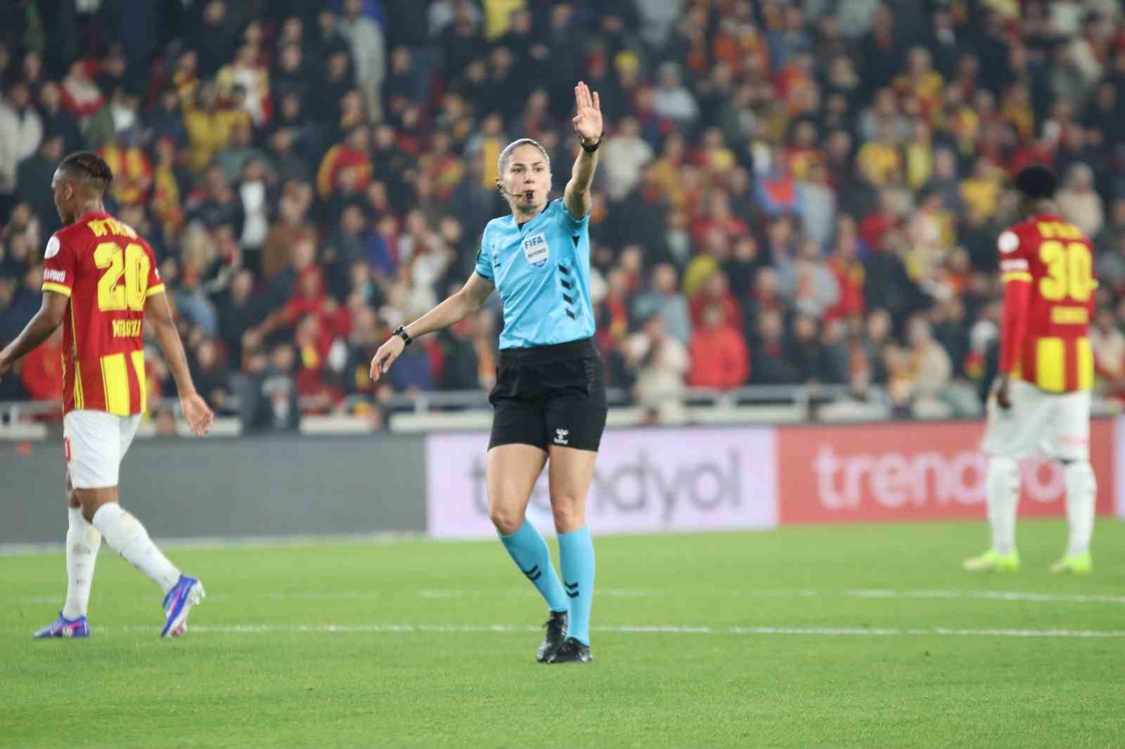 Trendyol Süper Lig: Göztepe: 1 - Alanyaspor: 1 (İlk yarı) 24 trendyol super lig goztepe 1 alanyaspor 1 ilk yari 20 v9Cpmw8p