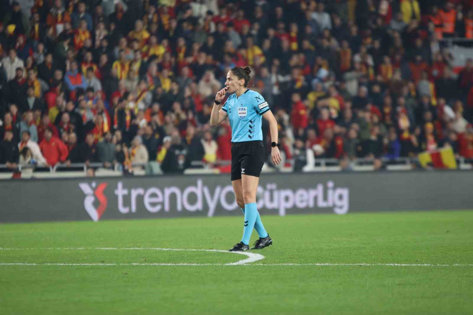 Trendyol Süper Lig: Göztepe: 1 - Alanyaspor: 1 (İlk yarı) 26 trendyol super lig goztepe 1 alanyaspor 1 ilk yari 22