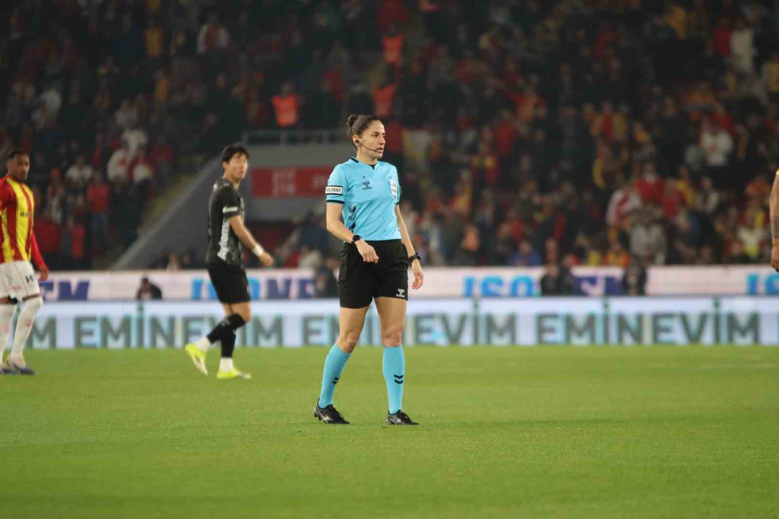 Trendyol Süper Lig: Göztepe: 1 - Alanyaspor: 1 (İlk yarı) 13 trendyol super lig goztepe 1 alanyaspor 1 ilk yari 9 lyWaRcjt