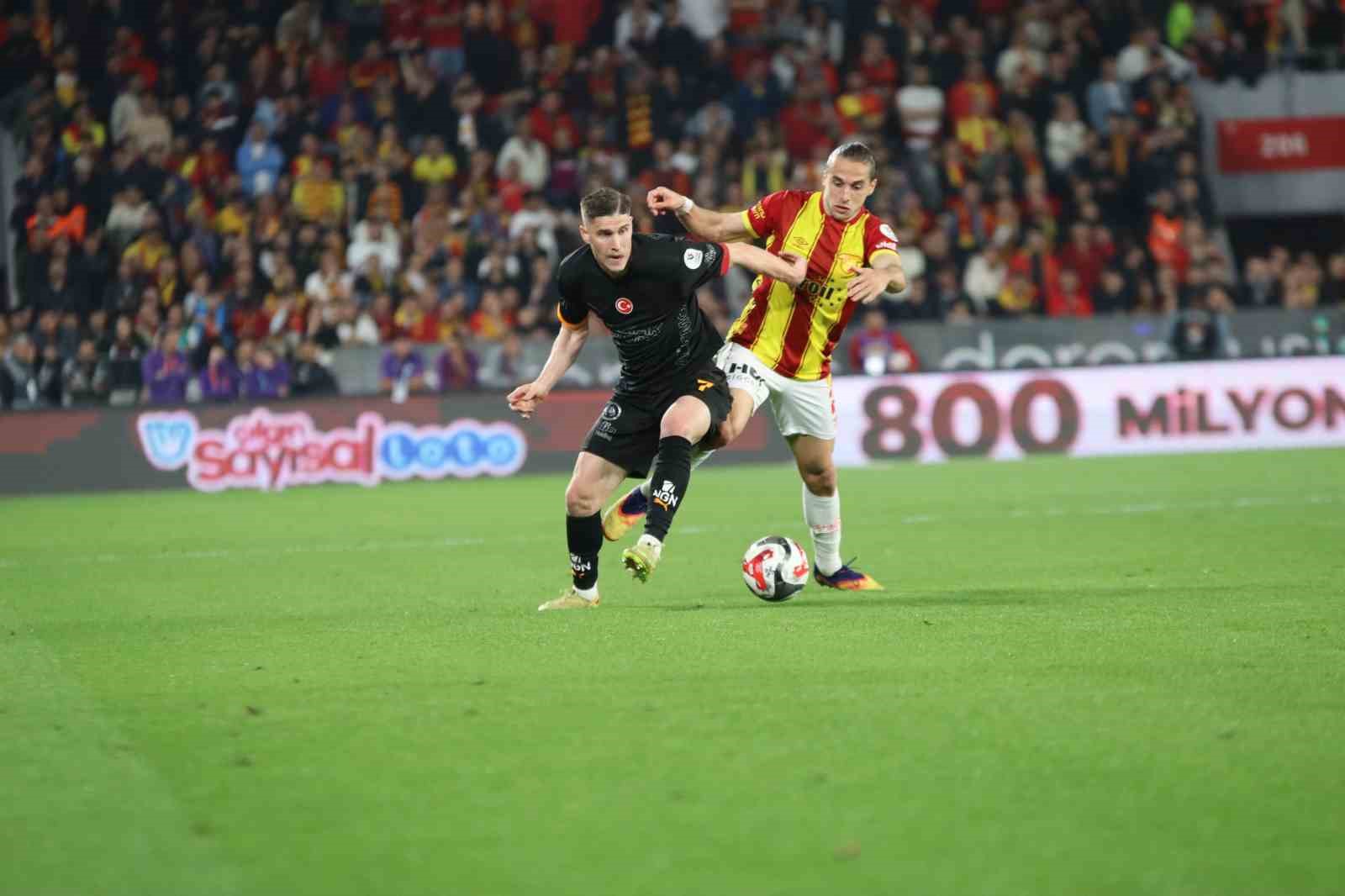 trendyol super lig goztepe 1 galatasaray 3 mac sonucu 12 DzLHAy5s
