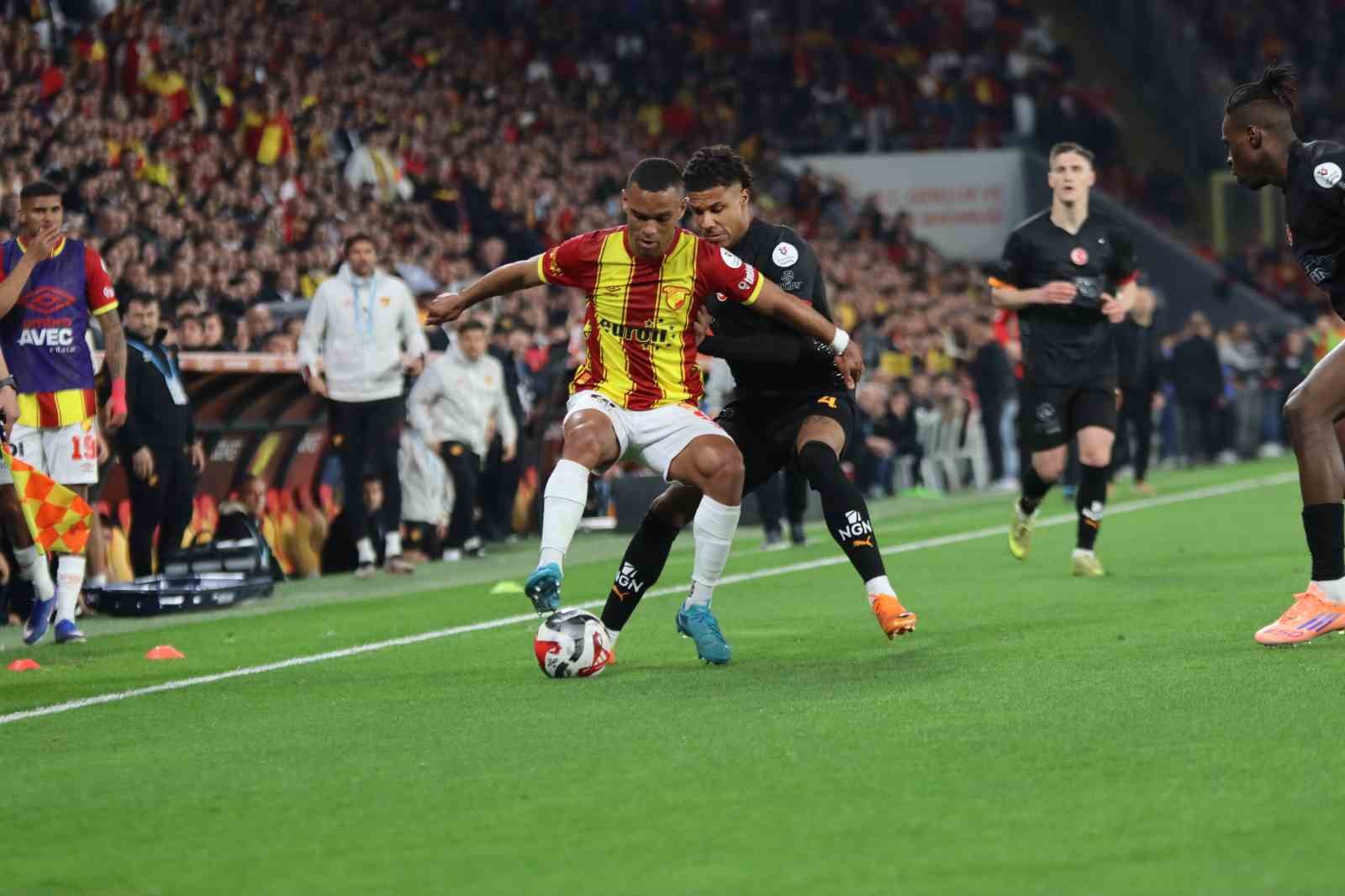 trendyol super lig goztepe 1 galatasaray 3 mac sonucu 9