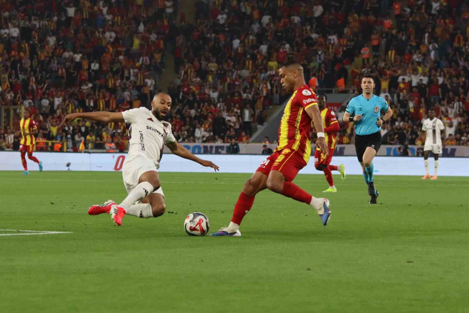 trendyol super lig goztepe 1 gaziantep fk 0 ilk yari 11 NGX2z4f3