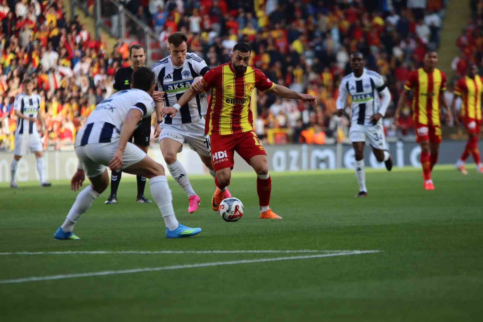 trendyol super lig goztepe 1 kasimpasa 1 ilk yari 10 HTZywpOT
