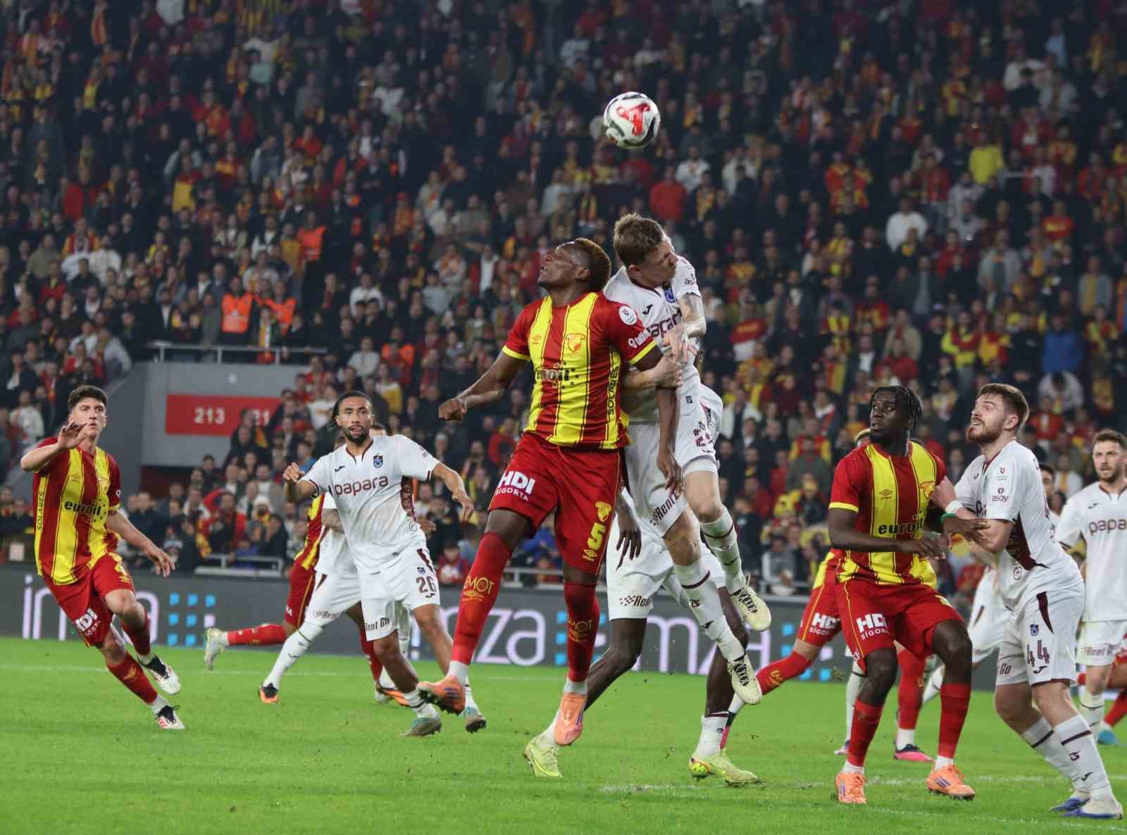 trendyol super lig goztepe 1 trabzonspor 2 mac sonucu 15 sLD8ZYsA