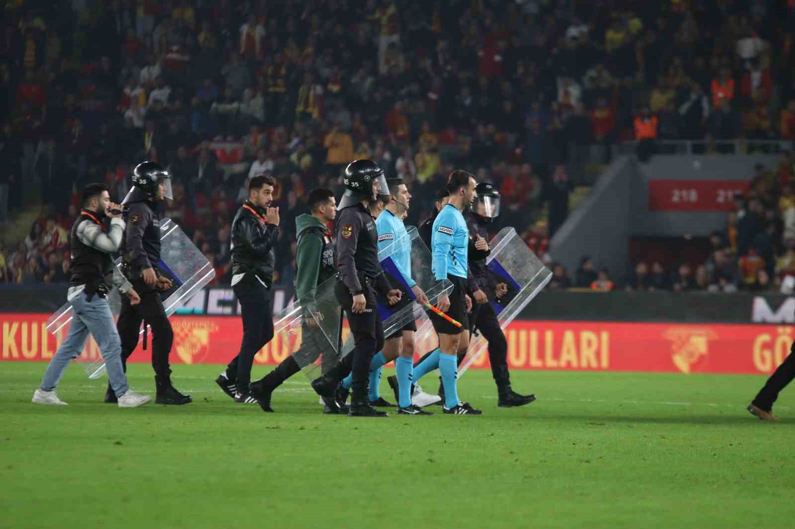 trendyol super lig goztepe 1 trabzonspor 2 mac sonucu 16 Ciqnah7X