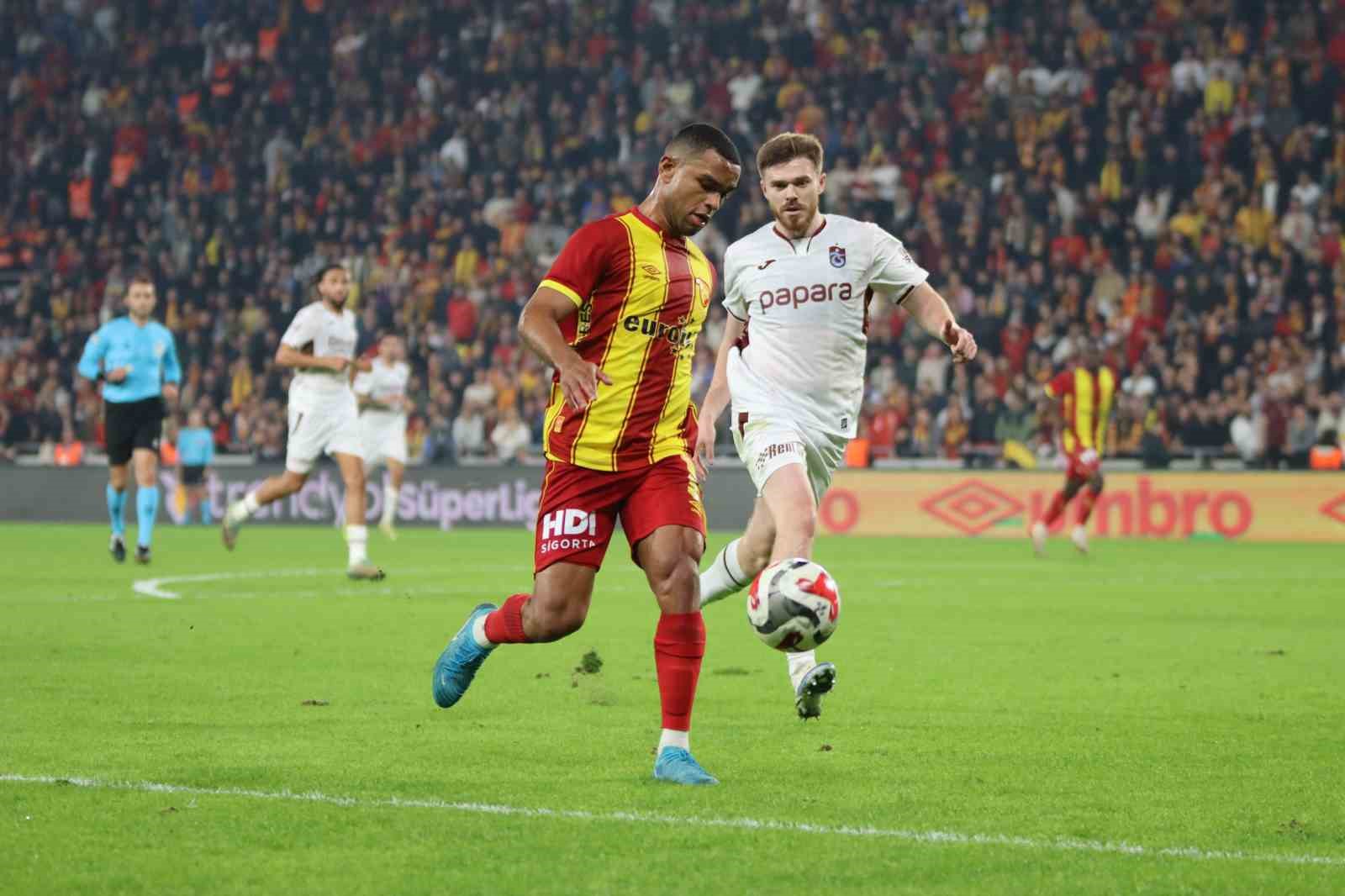 trendyol super lig goztepe 1 trabzonspor 2 mac sonucu 18 V9zqQtqM
