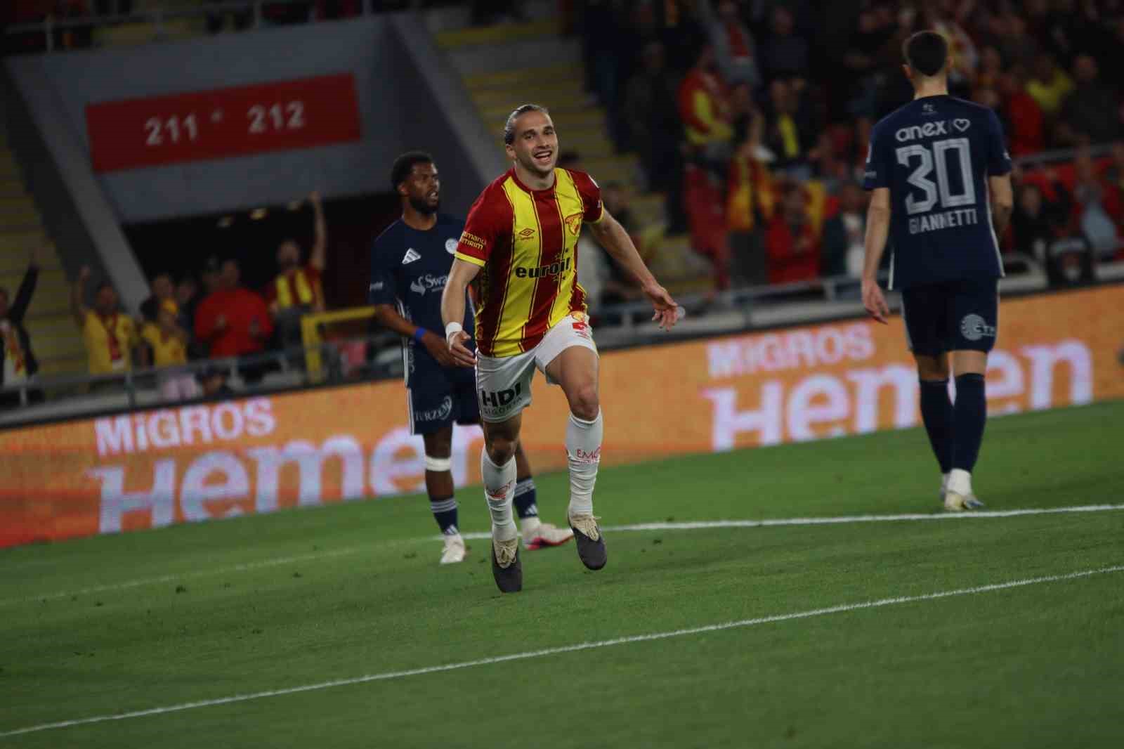 trendyol super lig goztepe 2 antalyaspor 0 ilk yari 15 tXI8TJq5