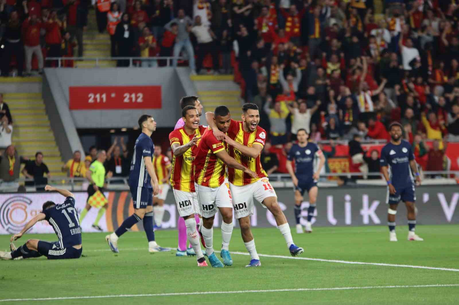 trendyol super lig goztepe 2 antalyaspor 0 ilk yari 5 epTrzp9M