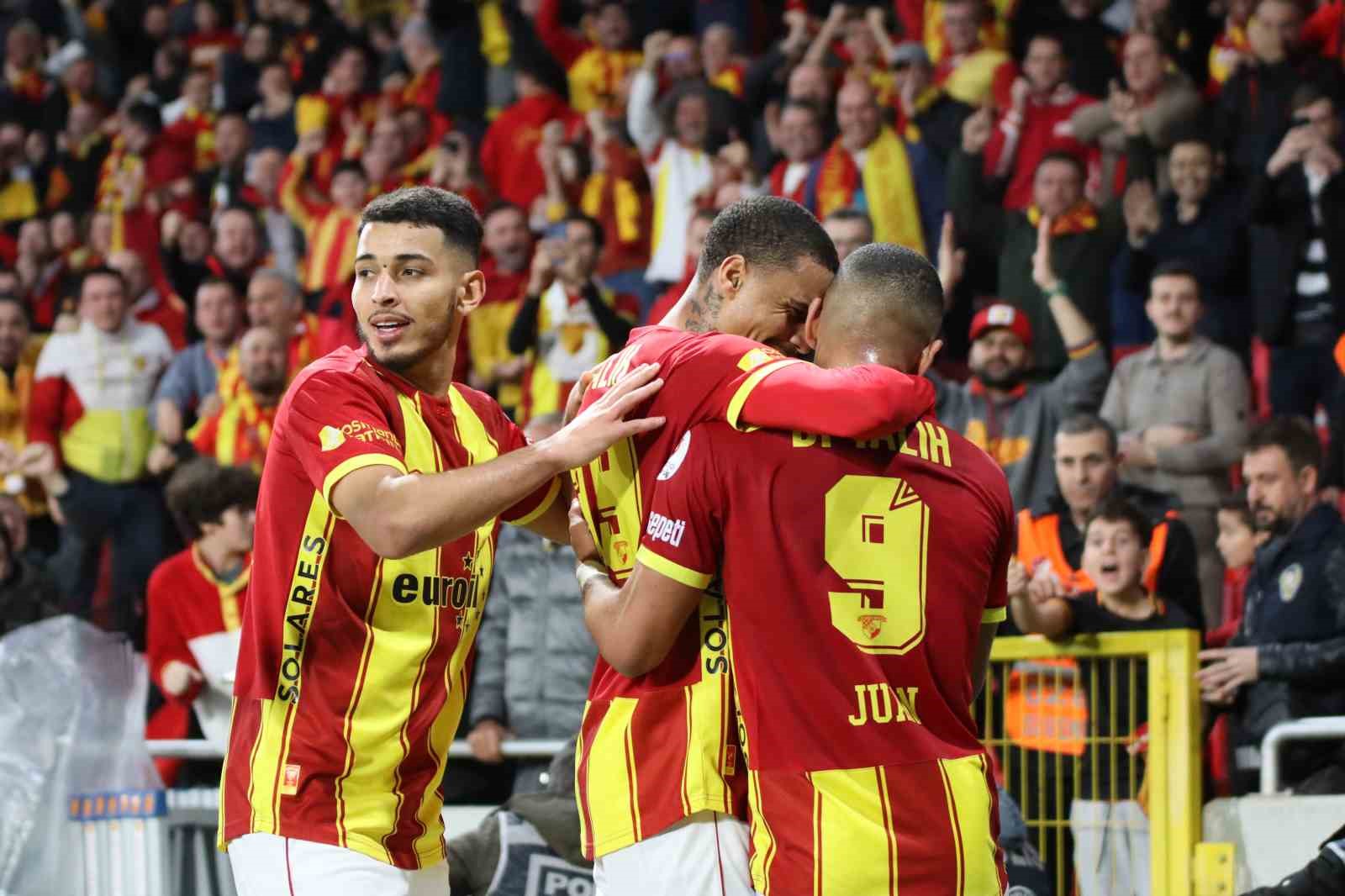 trendyol super lig goztepe 2 fatih karagumruk 1 ilk yari 25 zM8Q4BGI