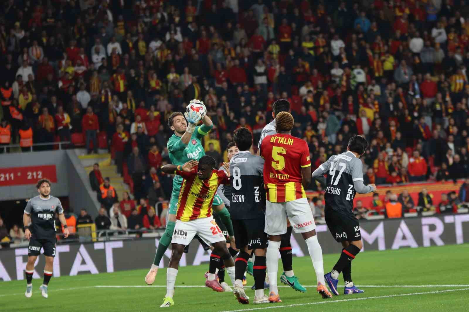 trendyol super lig goztepe 2 fatih karagumruk 1 ilk yari 9 UeJVyYJW