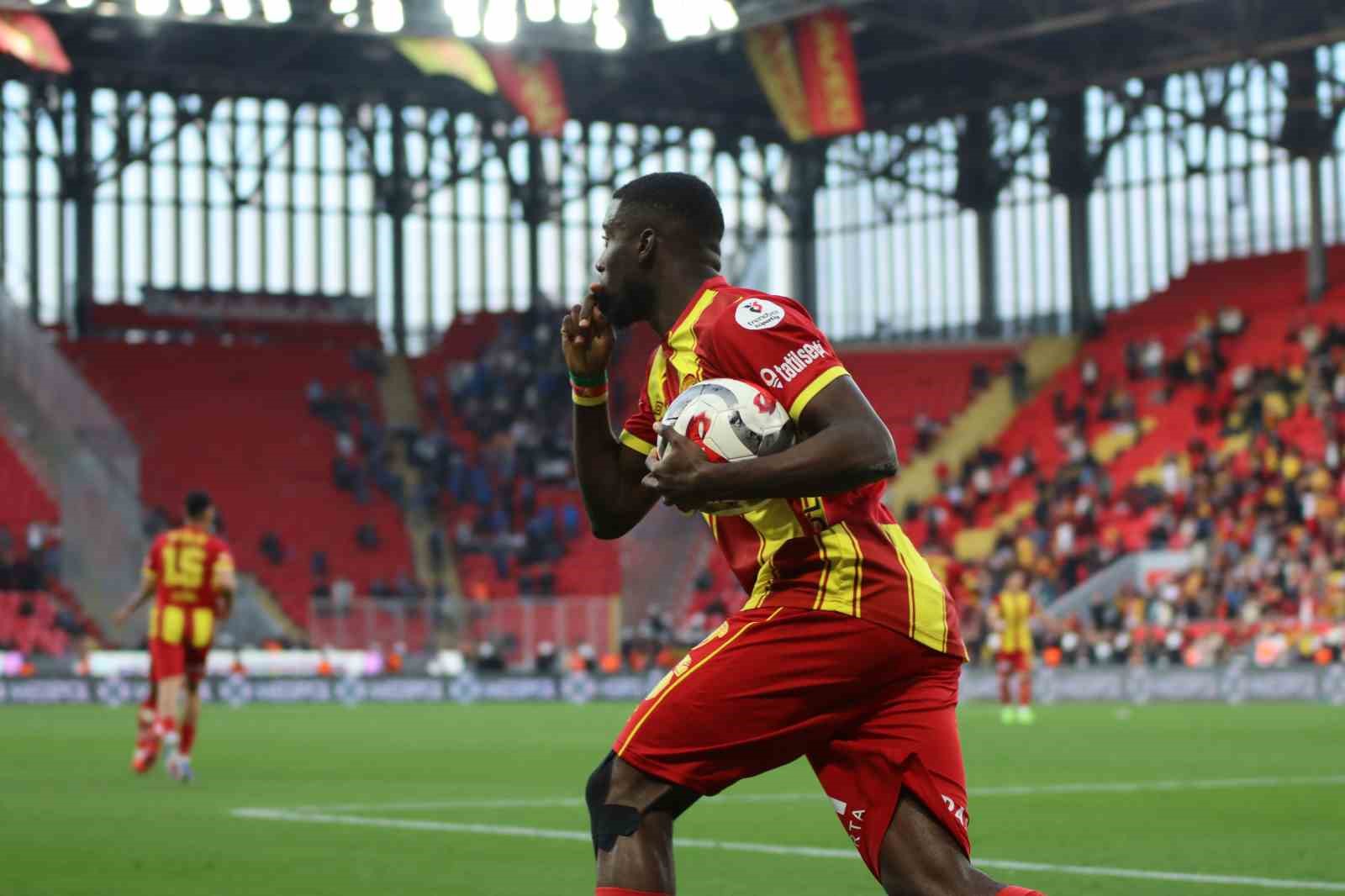 trendyol super lig goztepe 3 kasimpasa 3 mac sonucu 10 LSjbWIRu