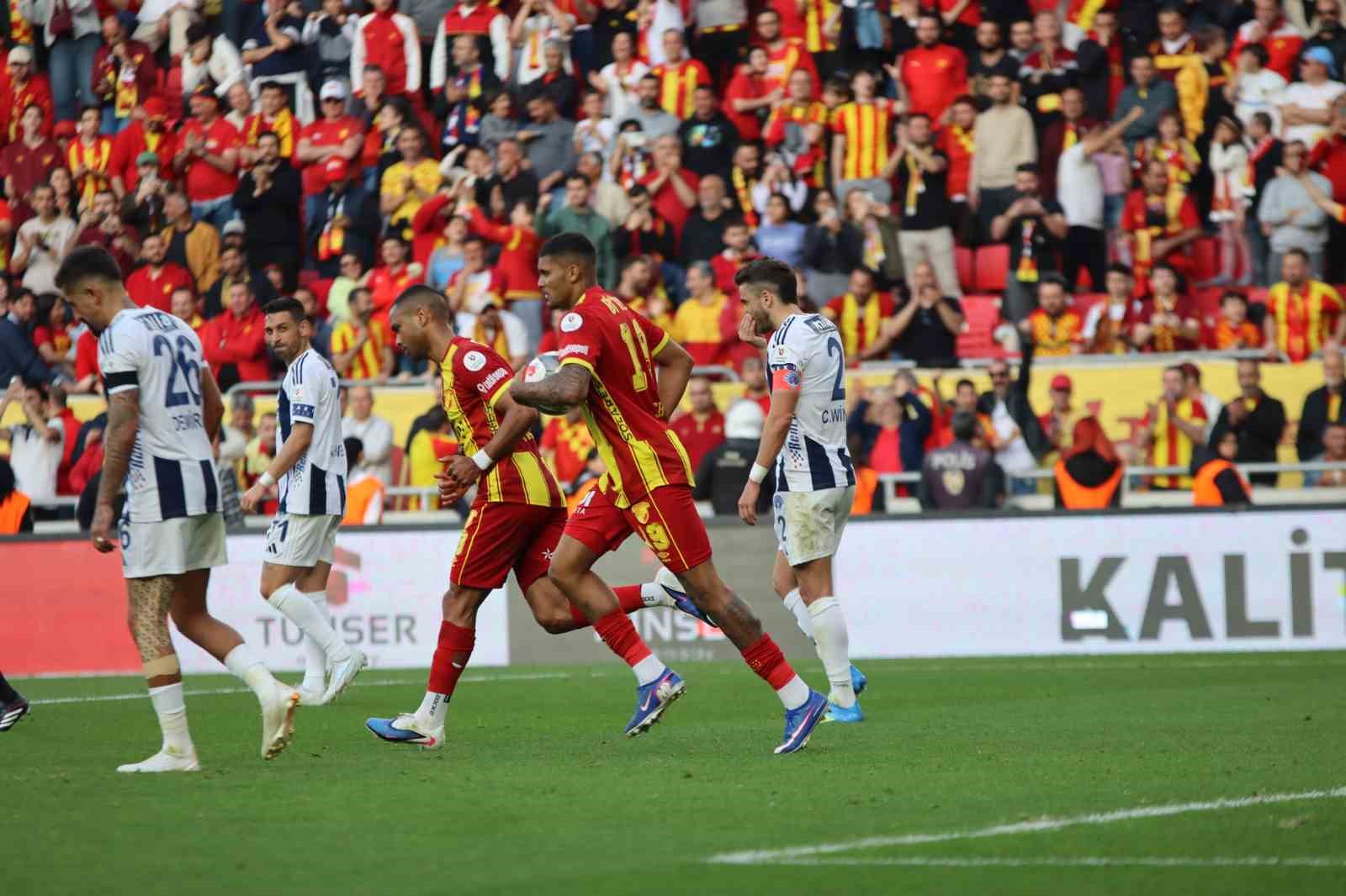 trendyol super lig goztepe 3 kasimpasa 3 mac sonucu 4 8srJUJnO