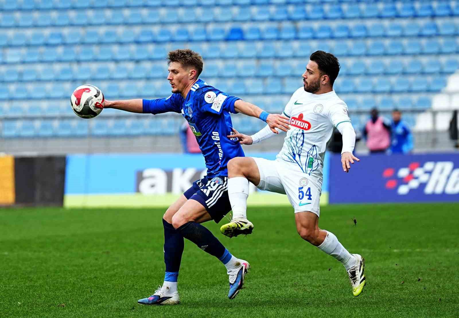Trendyol Süper Lig: Kasımpaşa: 0 - Çaykur Rizespor: 1 (İlk yarı) 11 trendyol super lig kasimpasa 0 caykur rizespor 1 ilk yari 7 dIt6FnK5