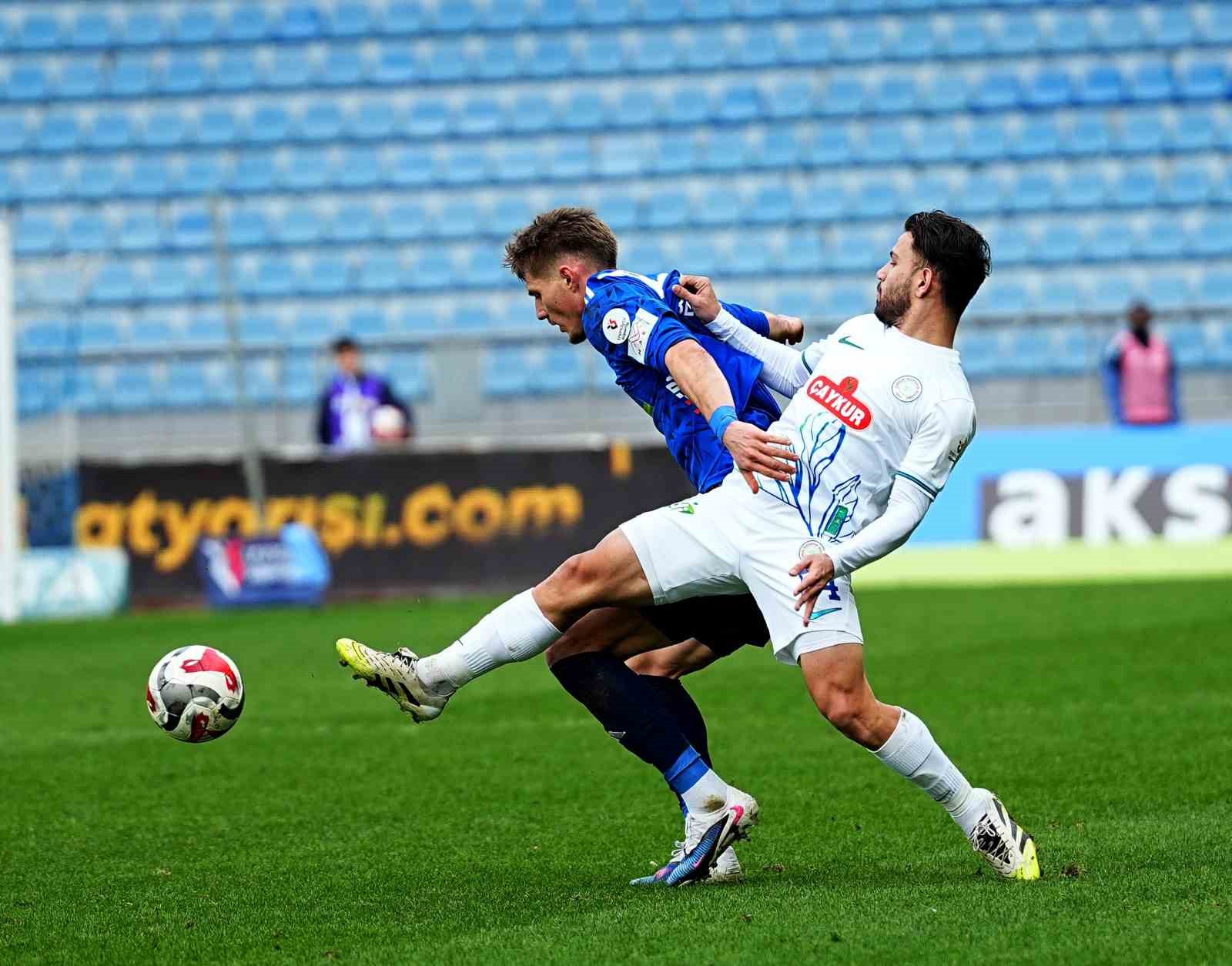 Trendyol Süper Lig: Kasımpaşa: 0 - Çaykur Rizespor: 1 (İlk yarı) 13 trendyol super lig kasimpasa 0 caykur rizespor 1 ilk yari 9 tQ2l884C