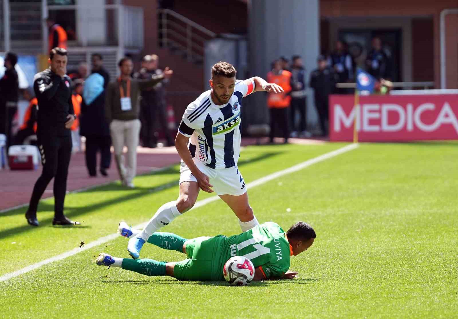 Trendyol Süper Lig: Kasımpaşa: 0 - Corendon Alanyaspor: 0 (Maç devam ediyor) 15 trendyol super lig kasimpasa 0 corendon alanyaspor 0 mac devam ediyor 11