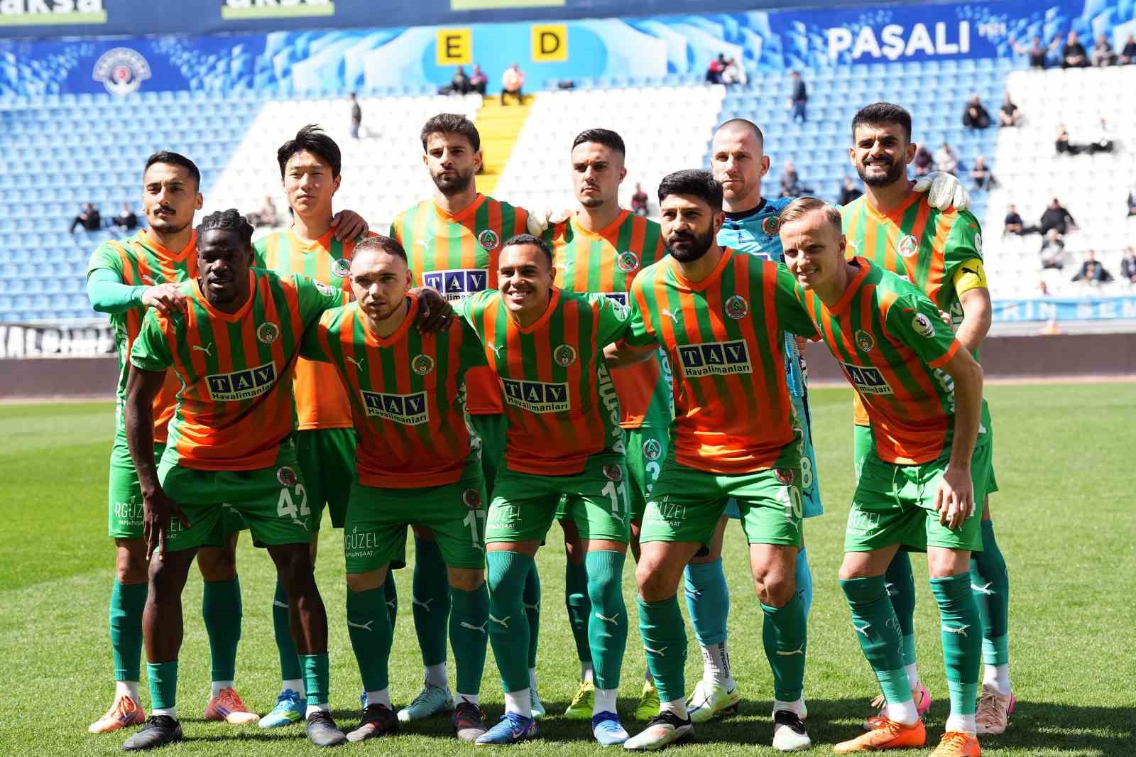 Trendyol Süper Lig: Kasımpaşa: 0 - Corendon Alanyaspor: 0 (Maç devam ediyor) 6 trendyol super lig kasimpasa 0 corendon alanyaspor 0 mac devam ediyor 2