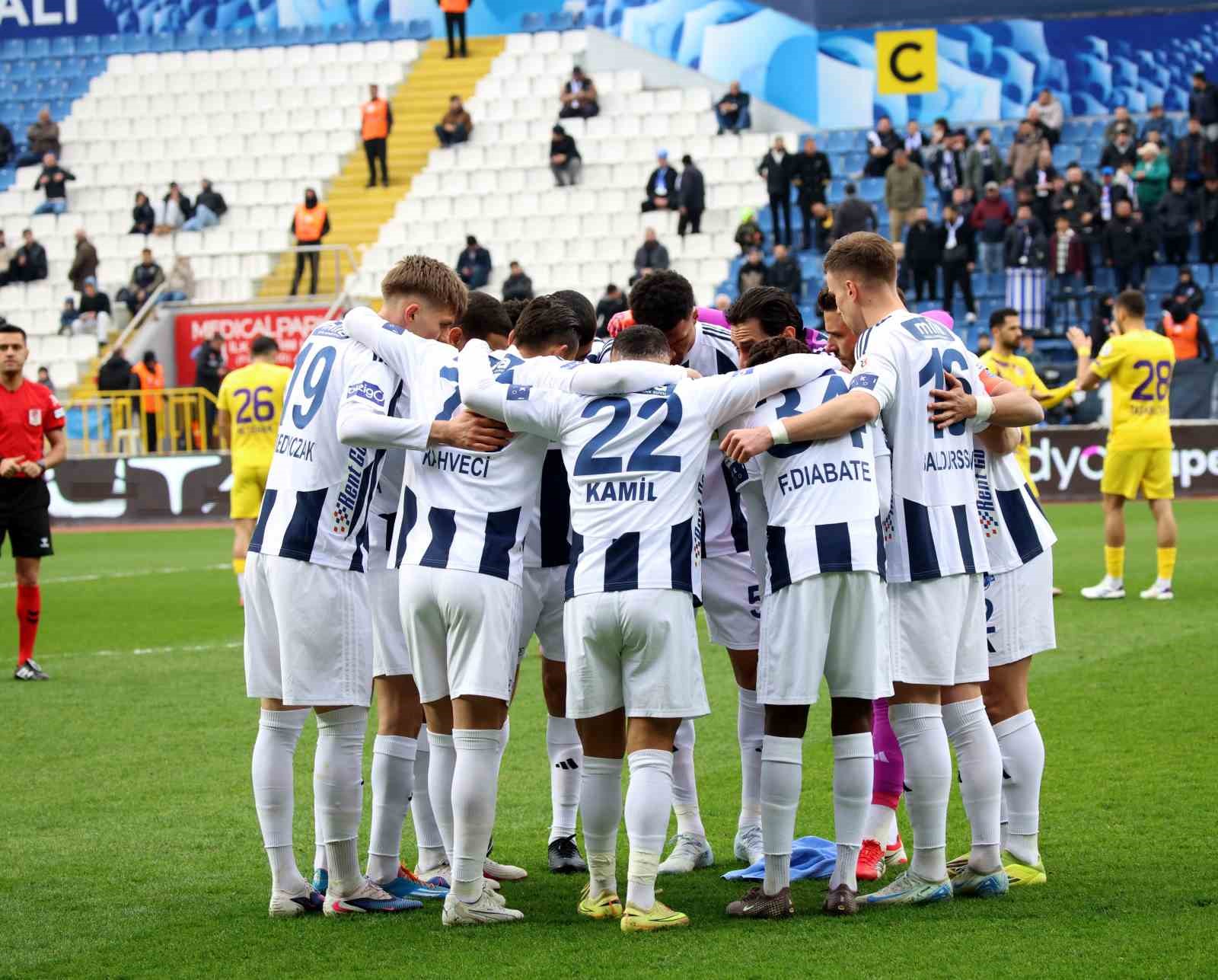 Trendyol Süper Lig: Kasımpaşa: 0 - Eyüpspor: 0 (Maç devam ediyor) 10 trendyol super lig kasimpasa 0 eyupspor 0 mac devam ediyor 6 C5Q3UMT8