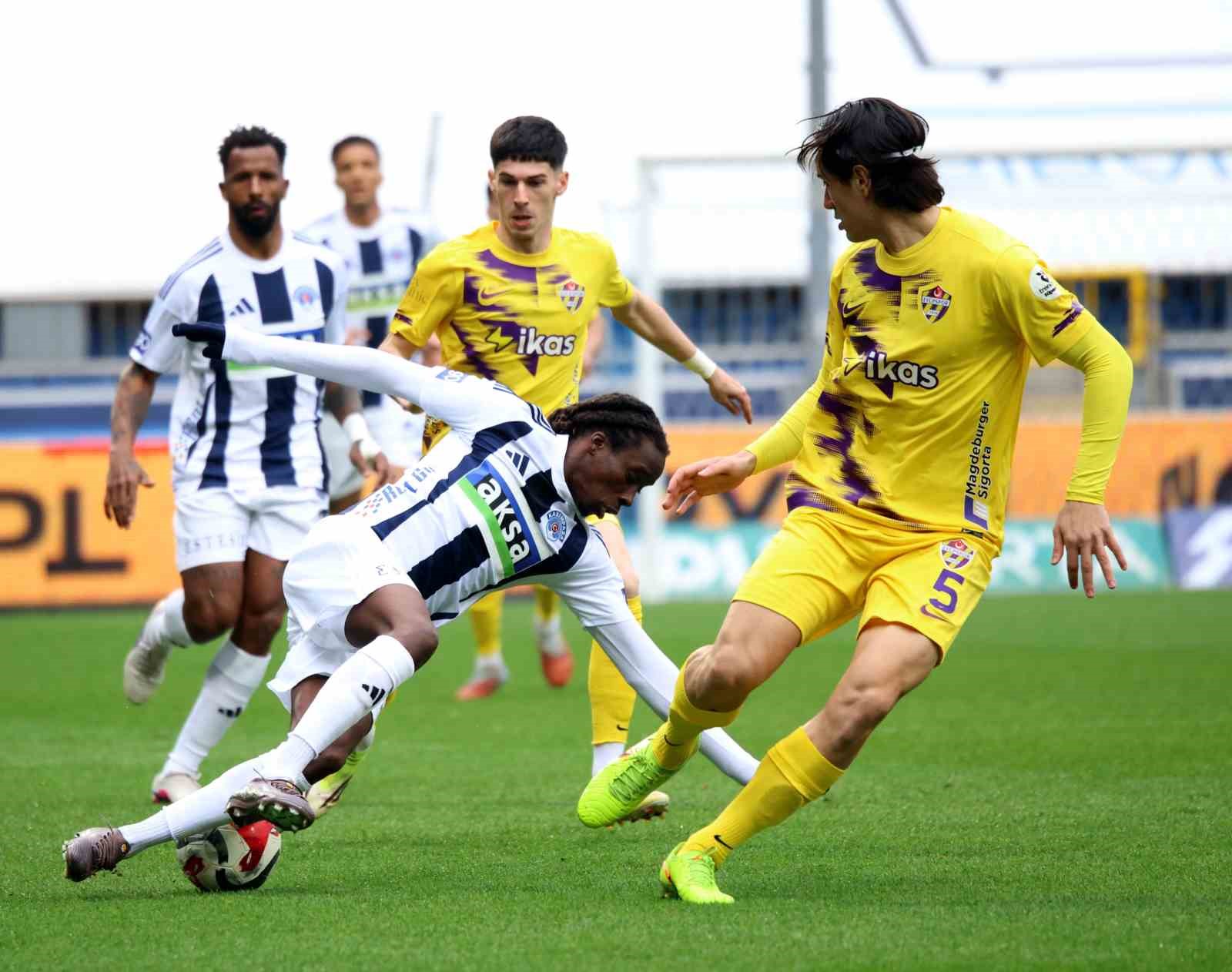 Trendyol Süper Lig: Kasımpaşa: 0 - Eyüpspor: 0 (Maç devam ediyor) 13 trendyol super lig kasimpasa 0 eyupspor 0 mac devam ediyor 9 gMtT8PZH
