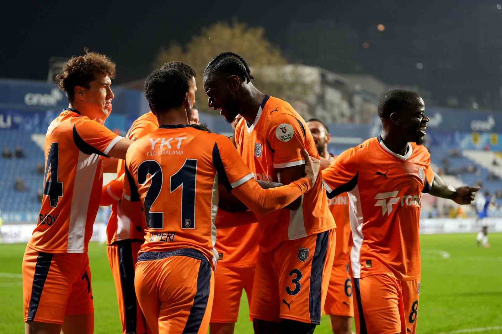 trendyol super lig kasimpasa 0 rams basaksehir 2 ilk yari 11 KSAy9Agz