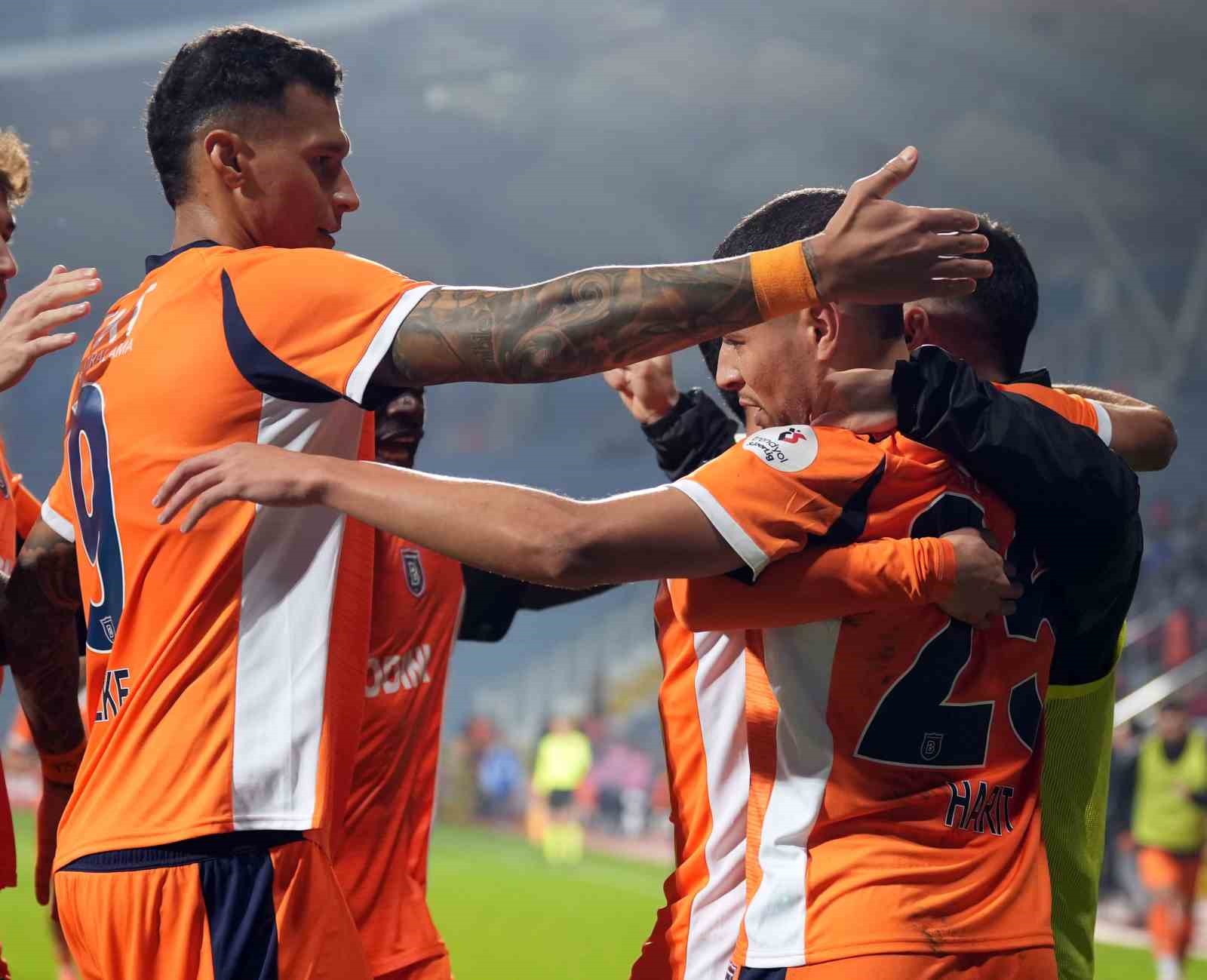 trendyol super lig kasimpasa 0 rams basaksehir 2 ilk yari 33 wtlj3W4Q