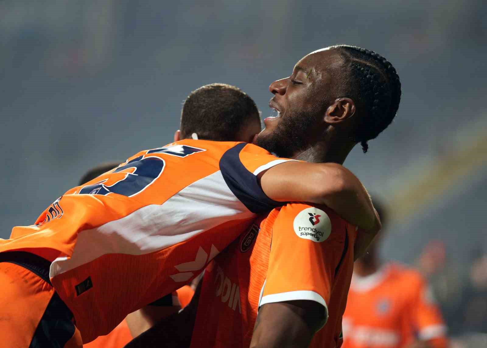trendyol super lig kasimpasa 0 rams basaksehir 2 ilk yari 35 PzIV4JS6