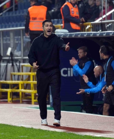 trendyol-super-lig-kasimpasa-0-rams-basaksehir-2-ilk-yari-RcPTD3hl.jpg