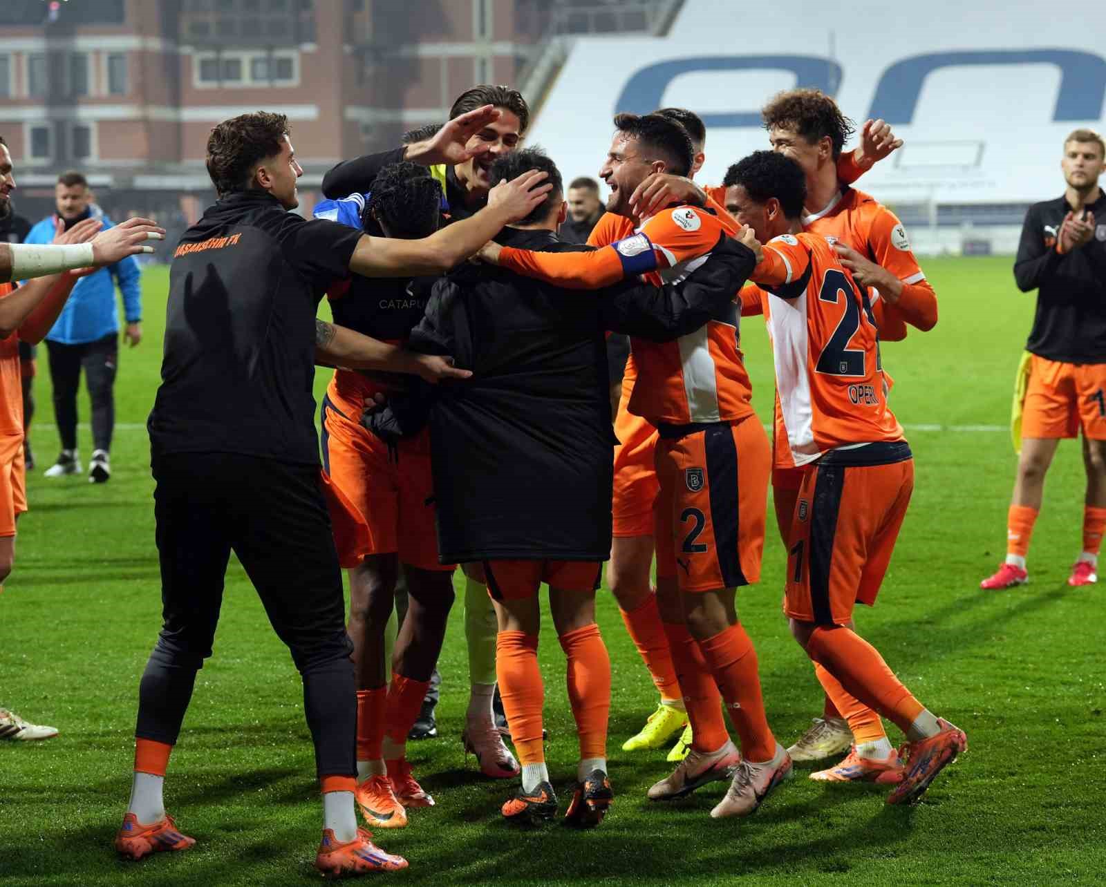 trendyol super lig kasimpasa 1 rams basaksehir 3 mac sonucu 19 BshS5L1E