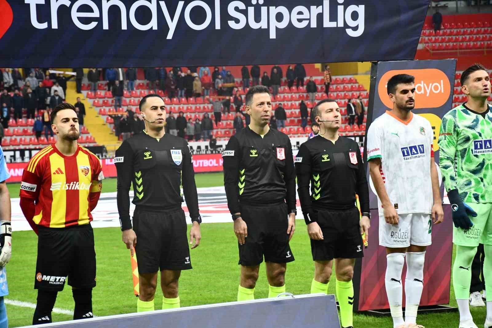 Trendyol Süper Lig: Kayserispor: 0 - Alanyaspor: 0 (İlk yarı) 8 trendyol super lig kayserispor 0 alanyaspor 0 ilk yari 4 hbEIPGta
