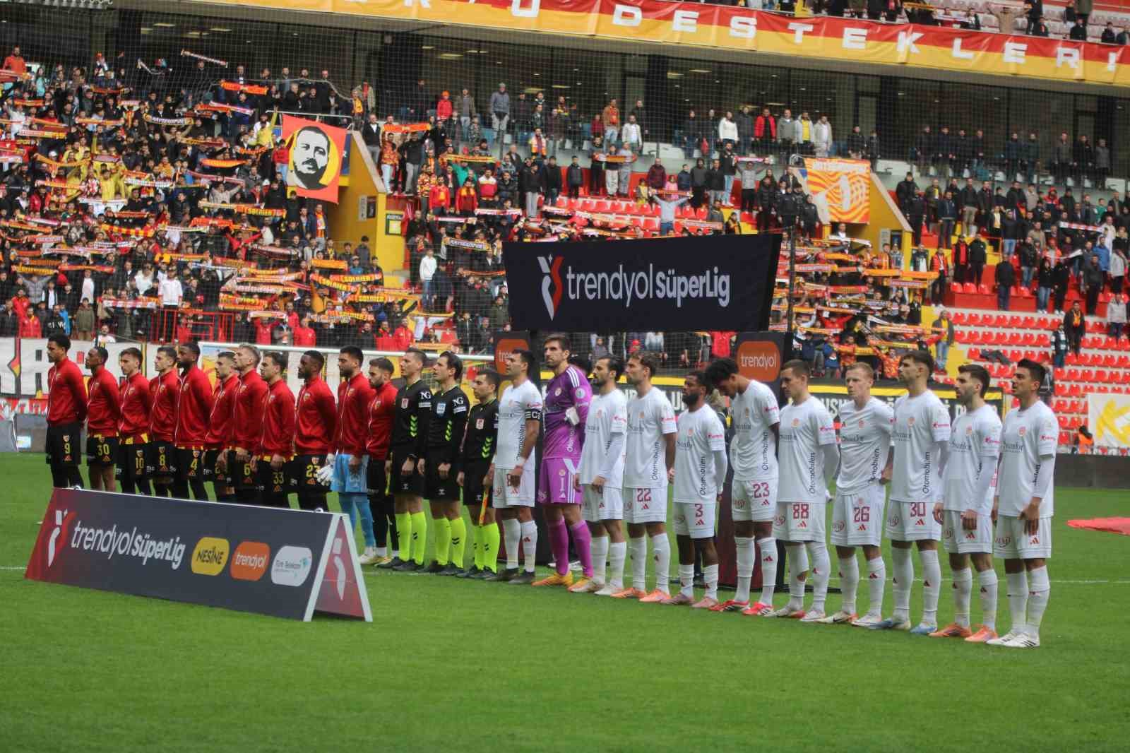 Trendyol Süper Lig: Kayserispor: 0 - Antalyaspor: 0 (Maç devam ediyor) 4 trendyol super lig kayserispor 0 antalyaspor 0 mac devam ediyor 0 O3jWadcd