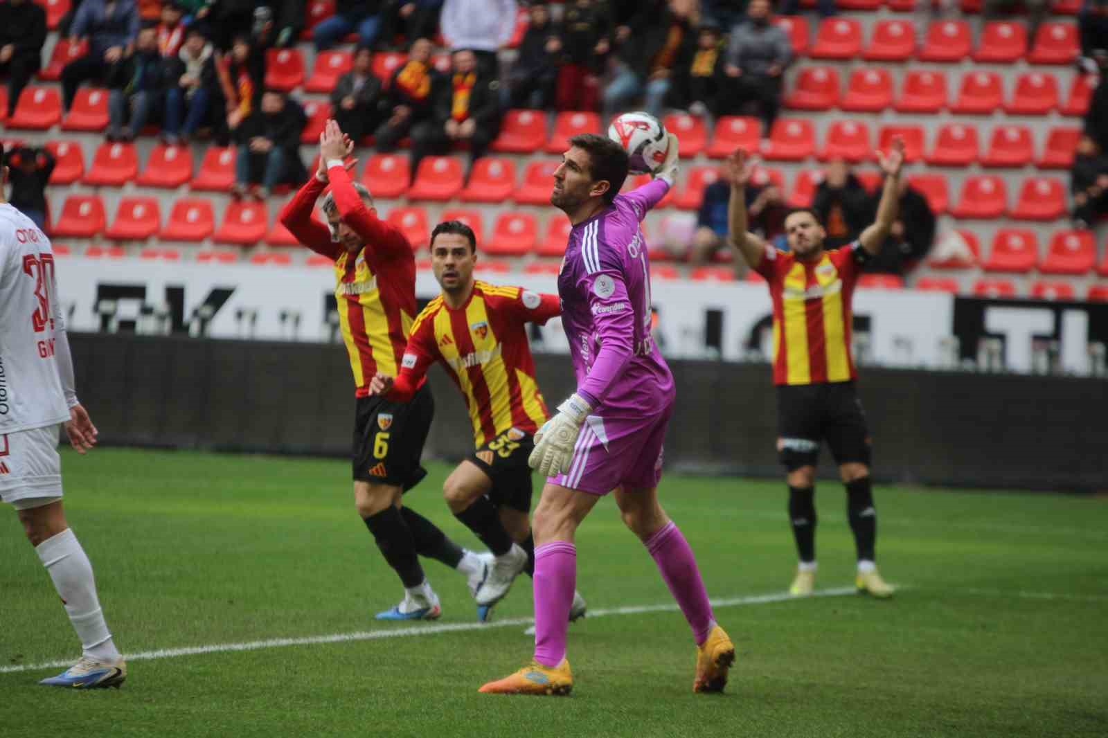 Trendyol Süper Lig: Kayserispor: 0 - Antalyaspor: 0 (Maç devam ediyor) 17 trendyol super lig kayserispor 0 antalyaspor 0 mac devam ediyor 13 E81mbU39