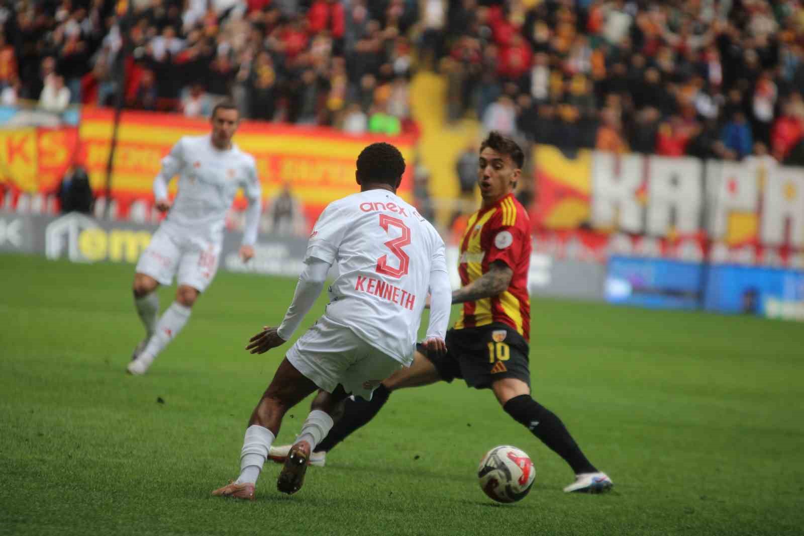 Trendyol Süper Lig: Kayserispor: 0 - Antalyaspor: 0 (Maç devam ediyor) 20 trendyol super lig kayserispor 0 antalyaspor 0 mac devam ediyor 16 28Ubv4G2