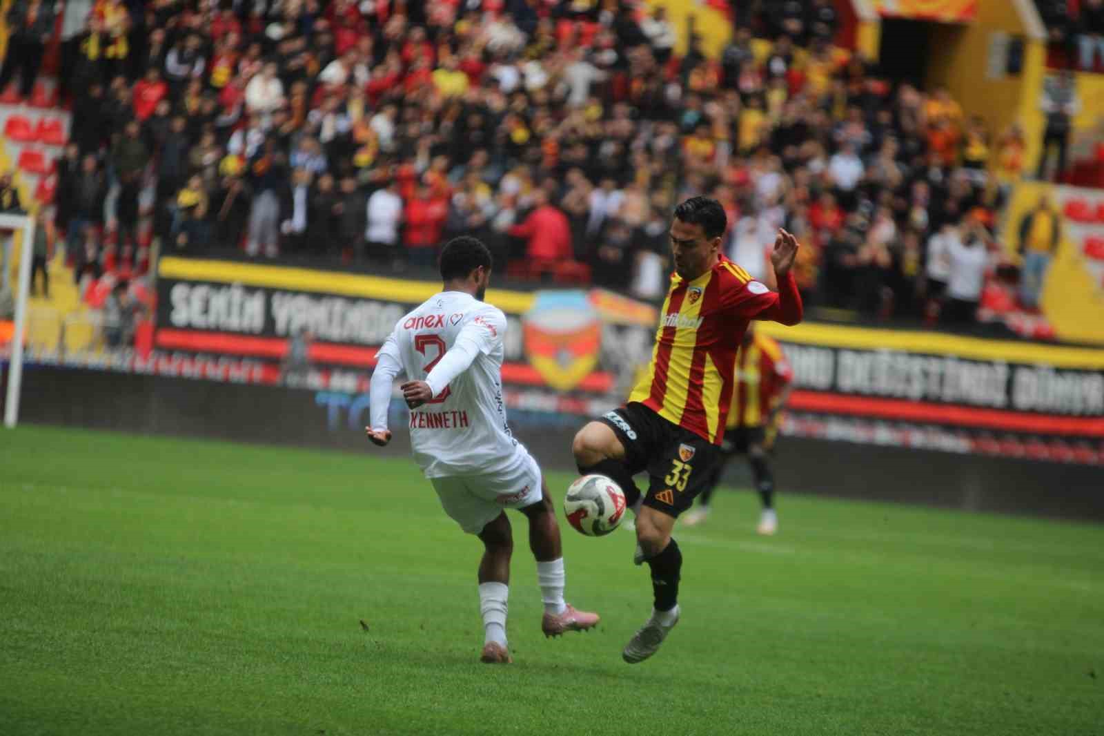 Trendyol Süper Lig: Kayserispor: 0 - Antalyaspor: 0 (Maç devam ediyor) 21 trendyol super lig kayserispor 0 antalyaspor 0 mac devam ediyor 17 bJDP54eq