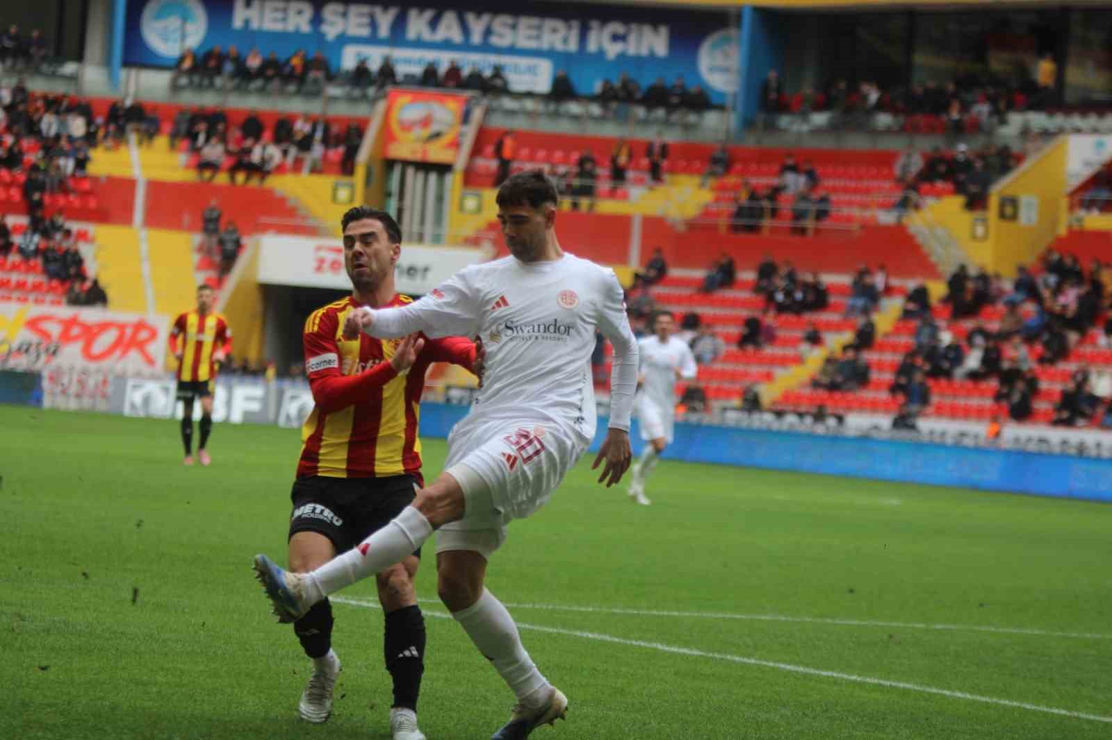 Trendyol Süper Lig: Kayserispor: 0 - Antalyaspor: 0 (Maç devam ediyor) 23 trendyol super lig kayserispor 0 antalyaspor 0 mac devam ediyor 19 gzX4bYp4