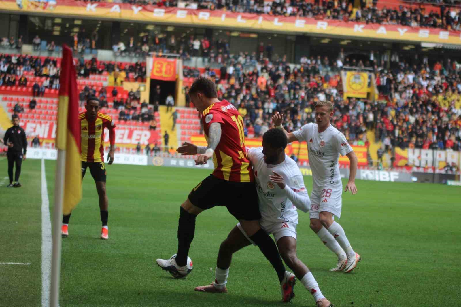 Trendyol Süper Lig: Kayserispor: 0 - Antalyaspor: 0 (Maç devam ediyor) 24 trendyol super lig kayserispor 0 antalyaspor 0 mac devam ediyor 20 iUYqjE8C