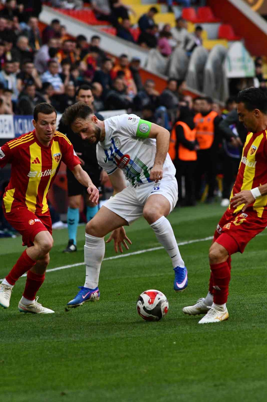 Trendyol Süper Lig: Kayserispor: 0 - Çaykur Rizespor: 0 (Maç devam ediyor) 11 trendyol super lig kayserispor 0 caykur rizespor 0 mac devam ediyor 7 IjEHPZJA