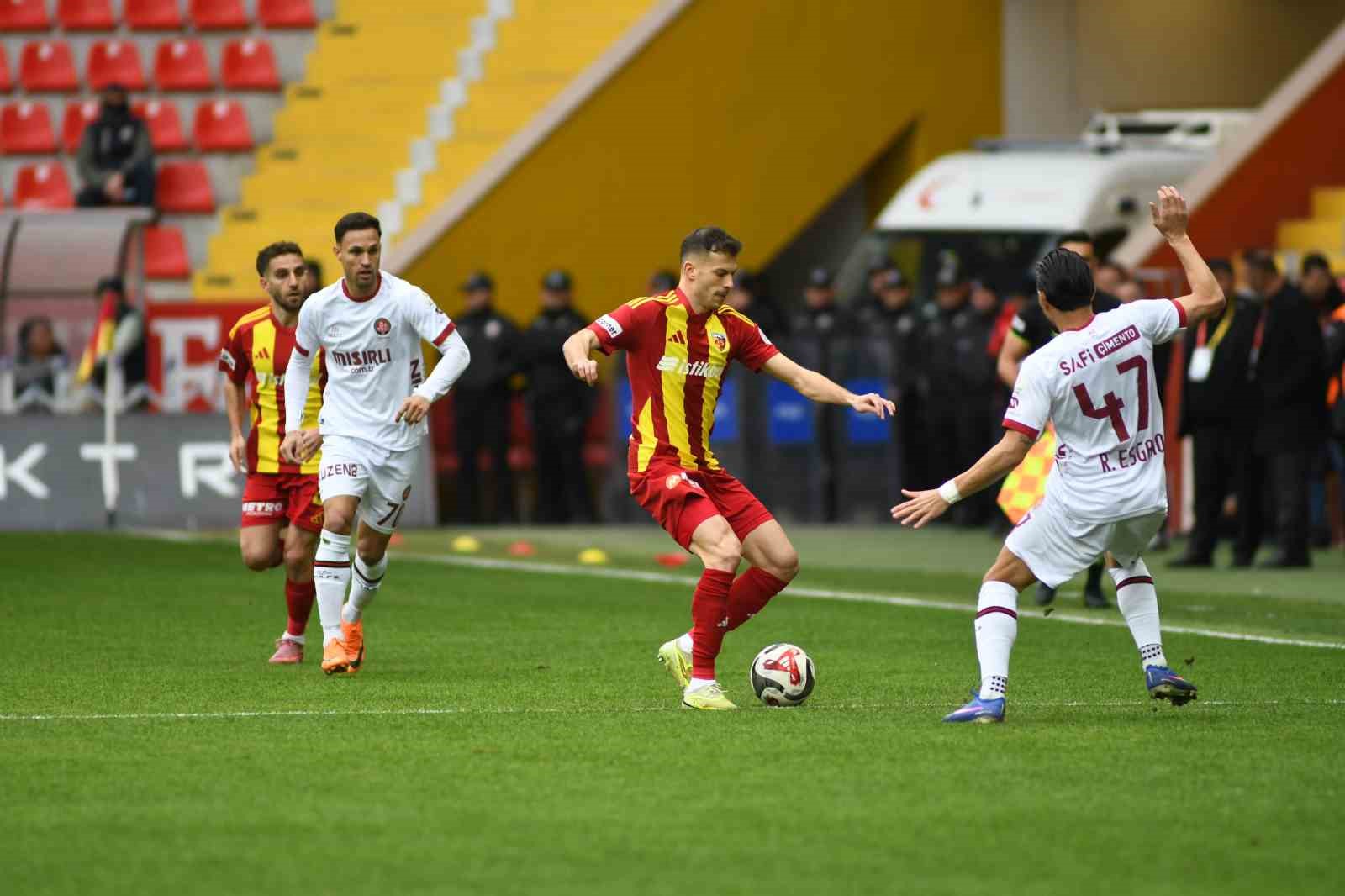 trendyol super lig kayserispor 0 fatih karagumruk 0 mac devam ediyor 2 PnVYeaVj