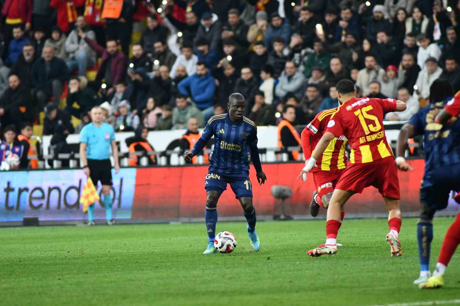 Trendyol Süper Lig: Kayserispor: 0 - Fenerbahçe: 1 (İlk yarı) 15 trendyol super lig kayserispor 0 fenerbahce 1 ilk yari 11 9Jm2IaDP
