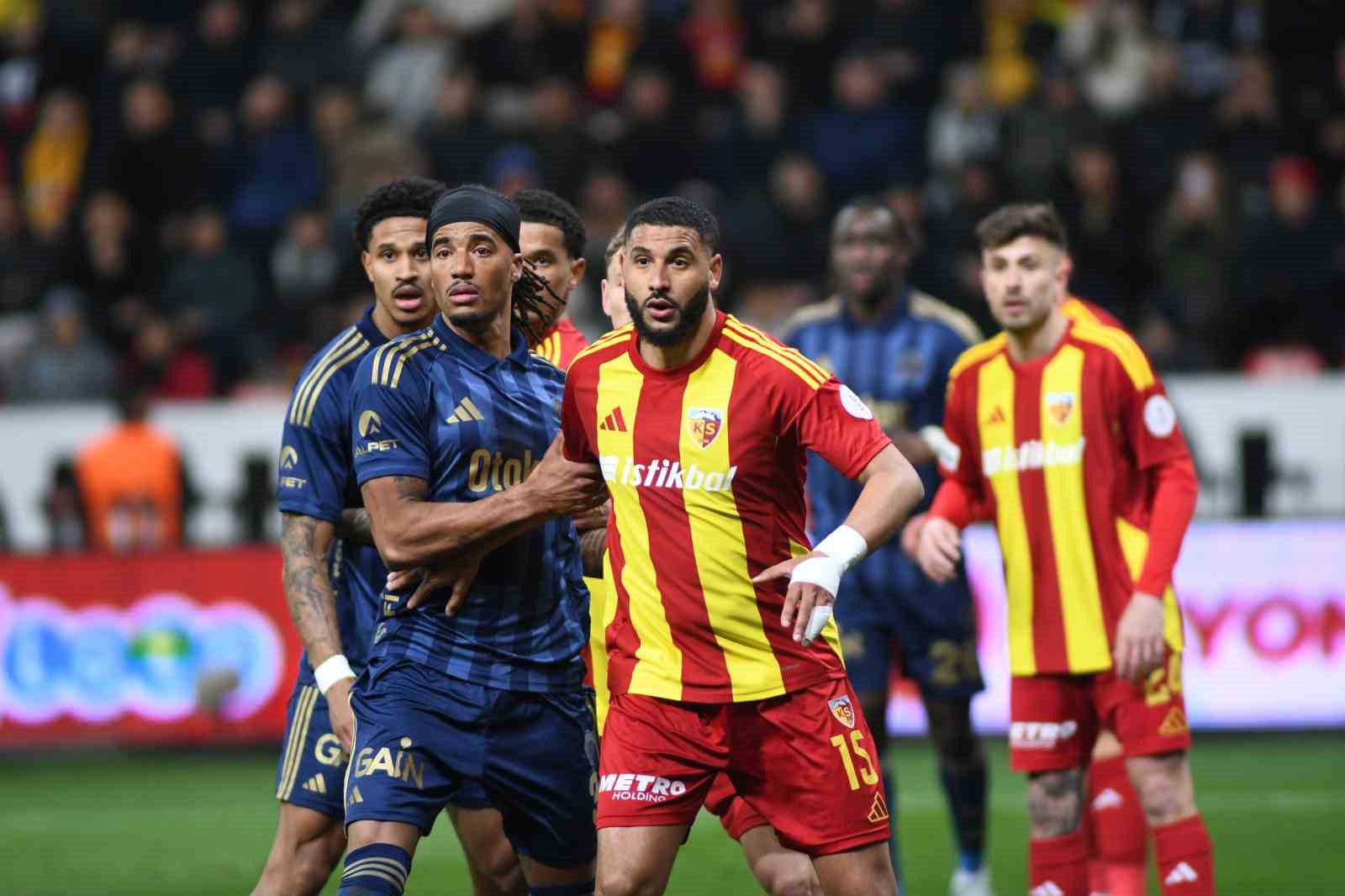 Trendyol Süper Lig: Kayserispor: 0 - Fenerbahçe: 1 (İlk yarı) 21 trendyol super lig kayserispor 0 fenerbahce 1 ilk yari 17 1737UscY