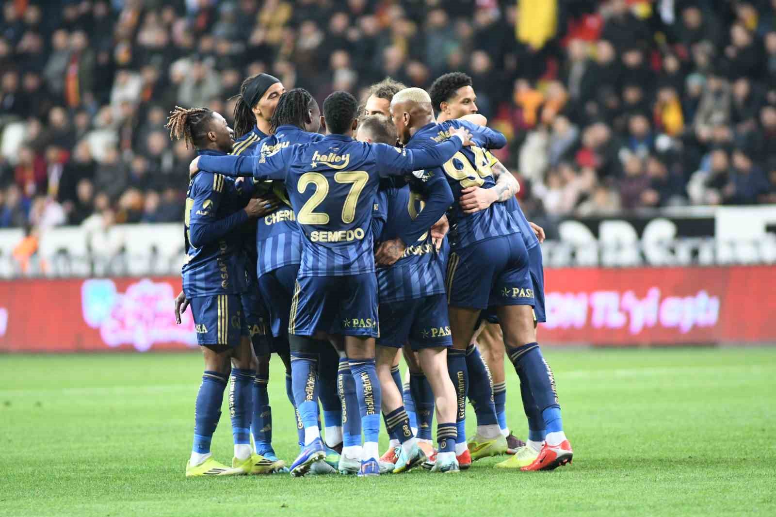 Trendyol Süper Lig: Kayserispor: 0 - Fenerbahçe: 1 (İlk yarı) 24 trendyol super lig kayserispor 0 fenerbahce 1 ilk yari 20 ldeIhaIJ