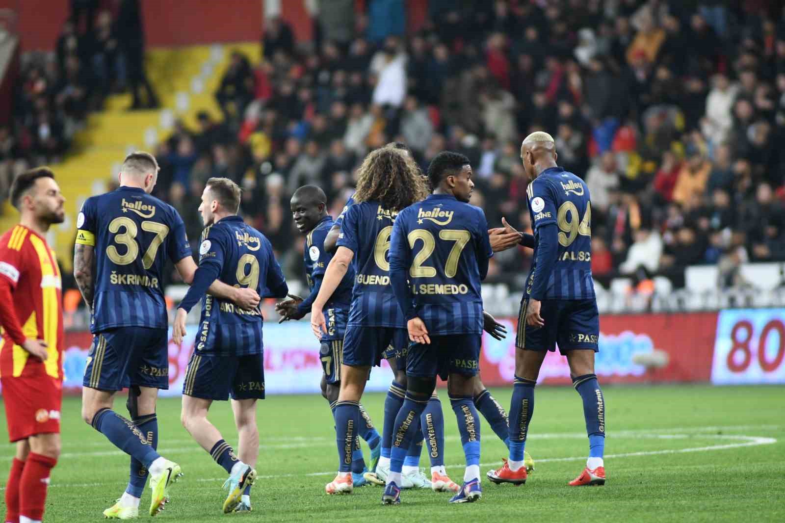 Trendyol Süper Lig: Kayserispor: 0 - Fenerbahçe: 1 (İlk yarı) 26 trendyol super lig kayserispor 0 fenerbahce 1 ilk yari 22
