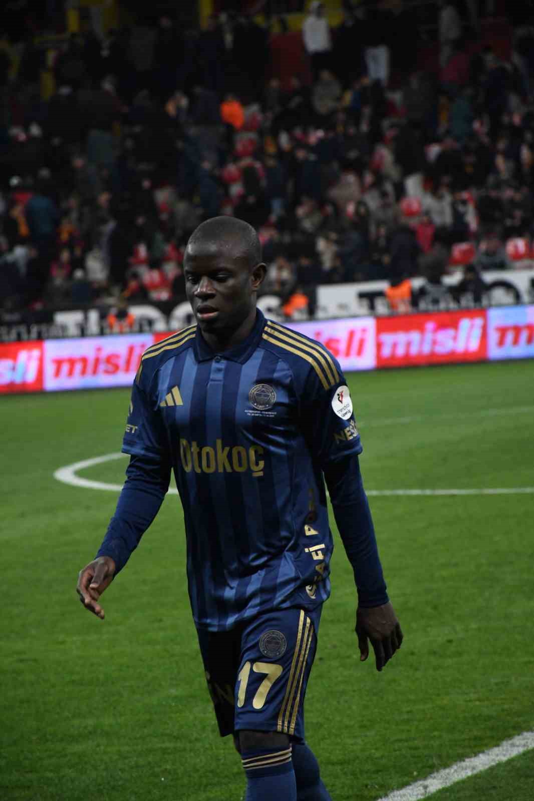 Trendyol Süper Lig: Kayserispor: 0 - Fenerbahçe: 1 (İlk yarı) 33 trendyol super lig kayserispor 0 fenerbahce 1 ilk yari 29 fLPMBnND