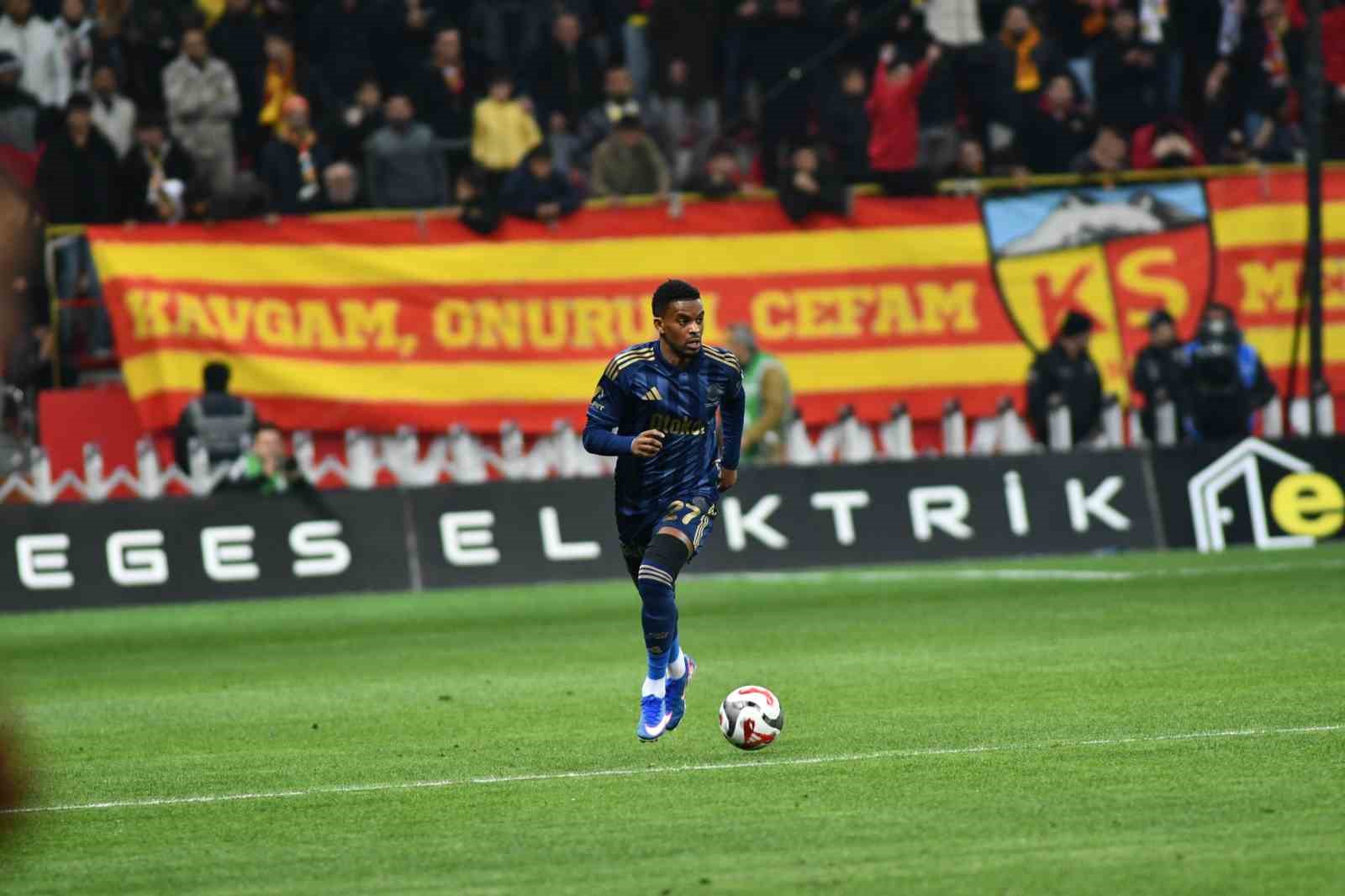 Trendyol Süper Lig: Kayserispor: 0 - Fenerbahçe: 1 (İlk yarı) 7 trendyol super lig kayserispor 0 fenerbahce 1 ilk yari 3 eJQqadsH