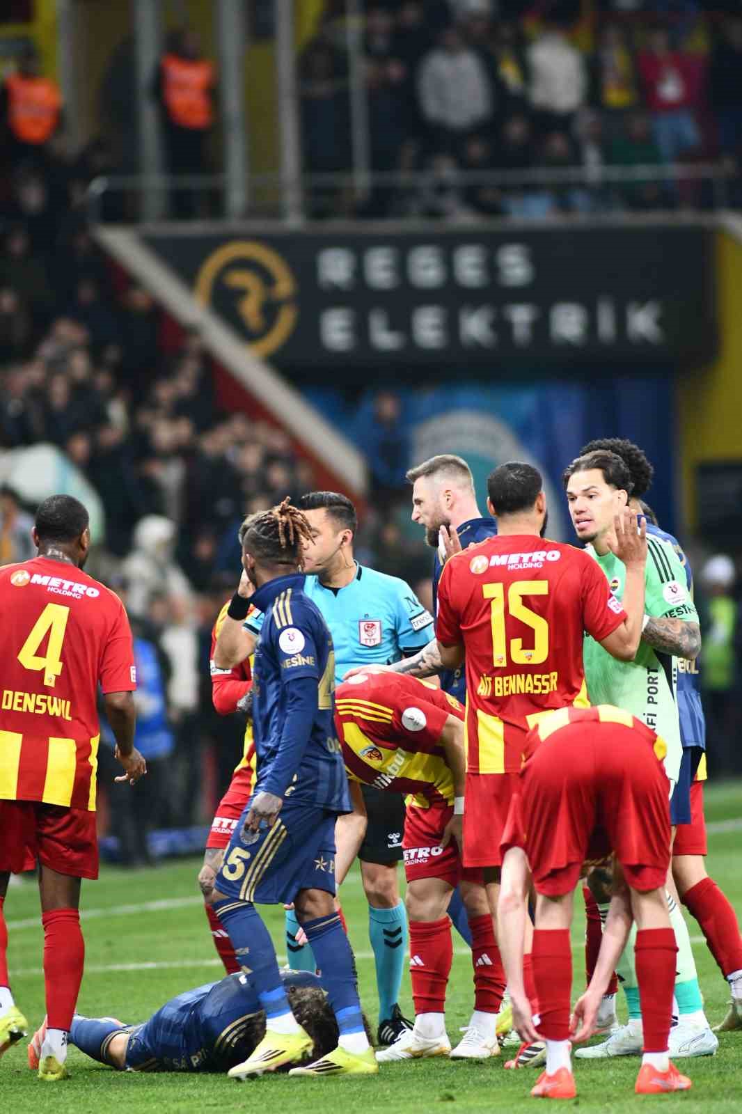 Trendyol Süper Lig: Kayserispor: 0 - Fenerbahçe: 1 (İlk yarı) 35 trendyol super lig kayserispor 0 fenerbahce 1 ilk yari 31 DqP1w4ww
