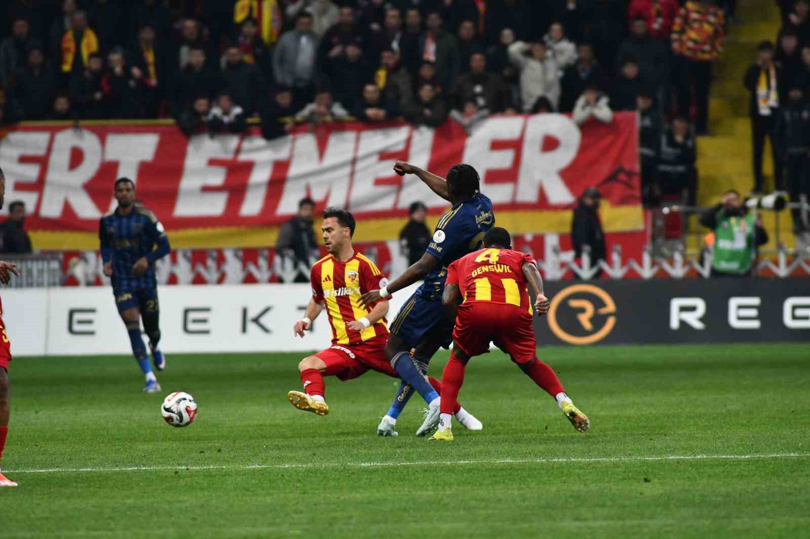 Trendyol Süper Lig: Kayserispor: 0 - Fenerbahçe: 1 (İlk yarı) 11 trendyol super lig kayserispor 0 fenerbahce 1 ilk yari 7 Cn6lJf6w