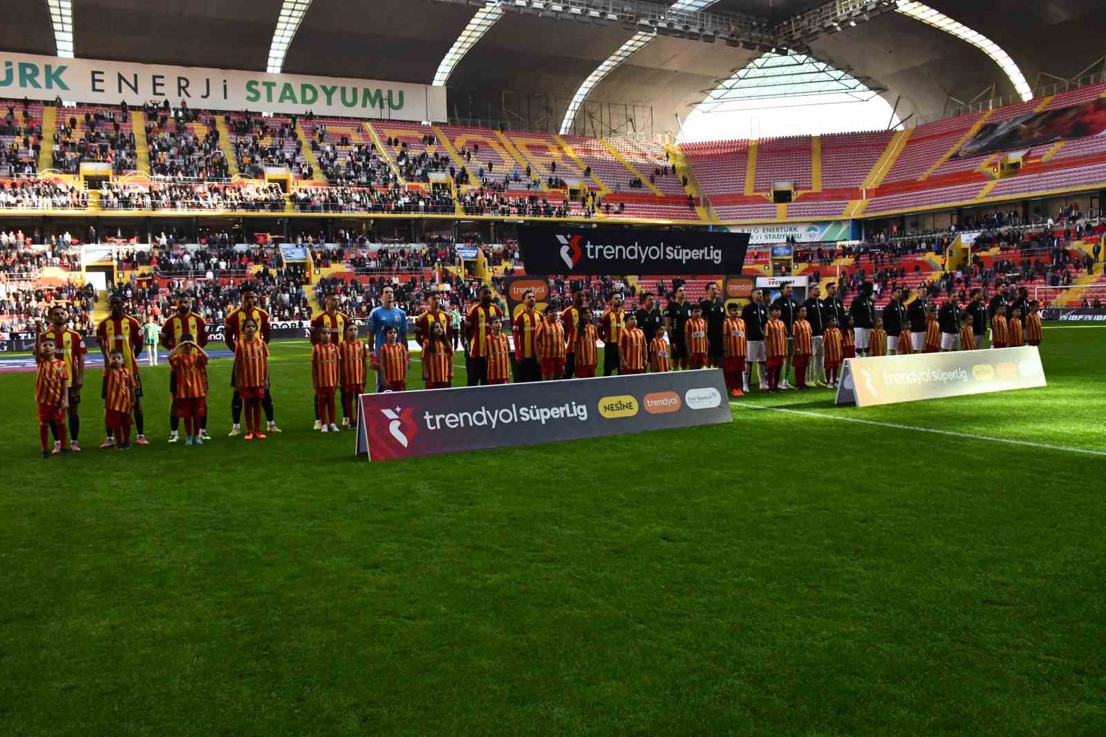 trendyol super lig kayserispor 0 gaziantep fk 0 mac devam ediyor 0 CbYDury2