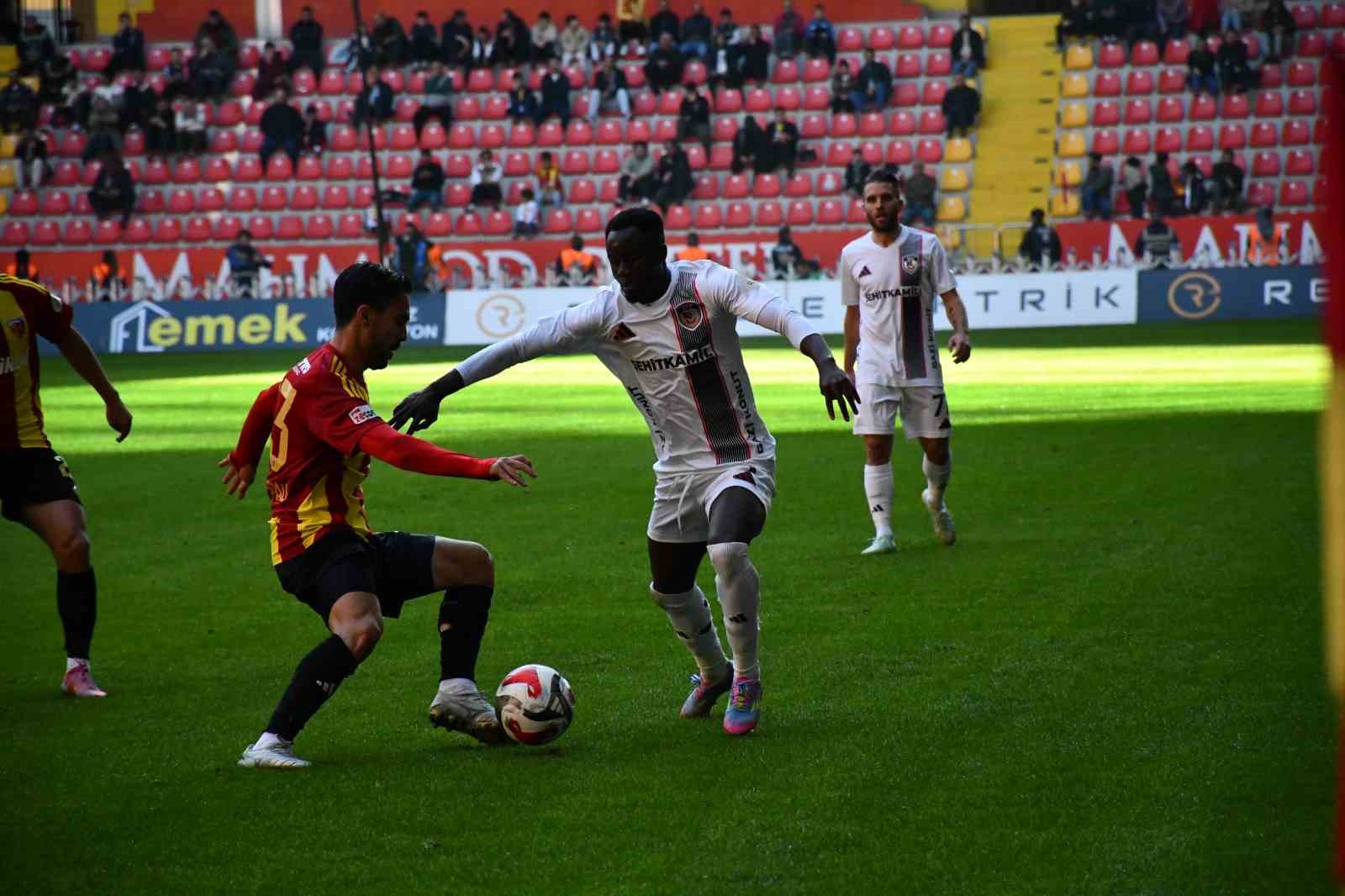 trendyol super lig kayserispor 0 gaziantep fk 2 ilk yari 0 XWsOK9jT
